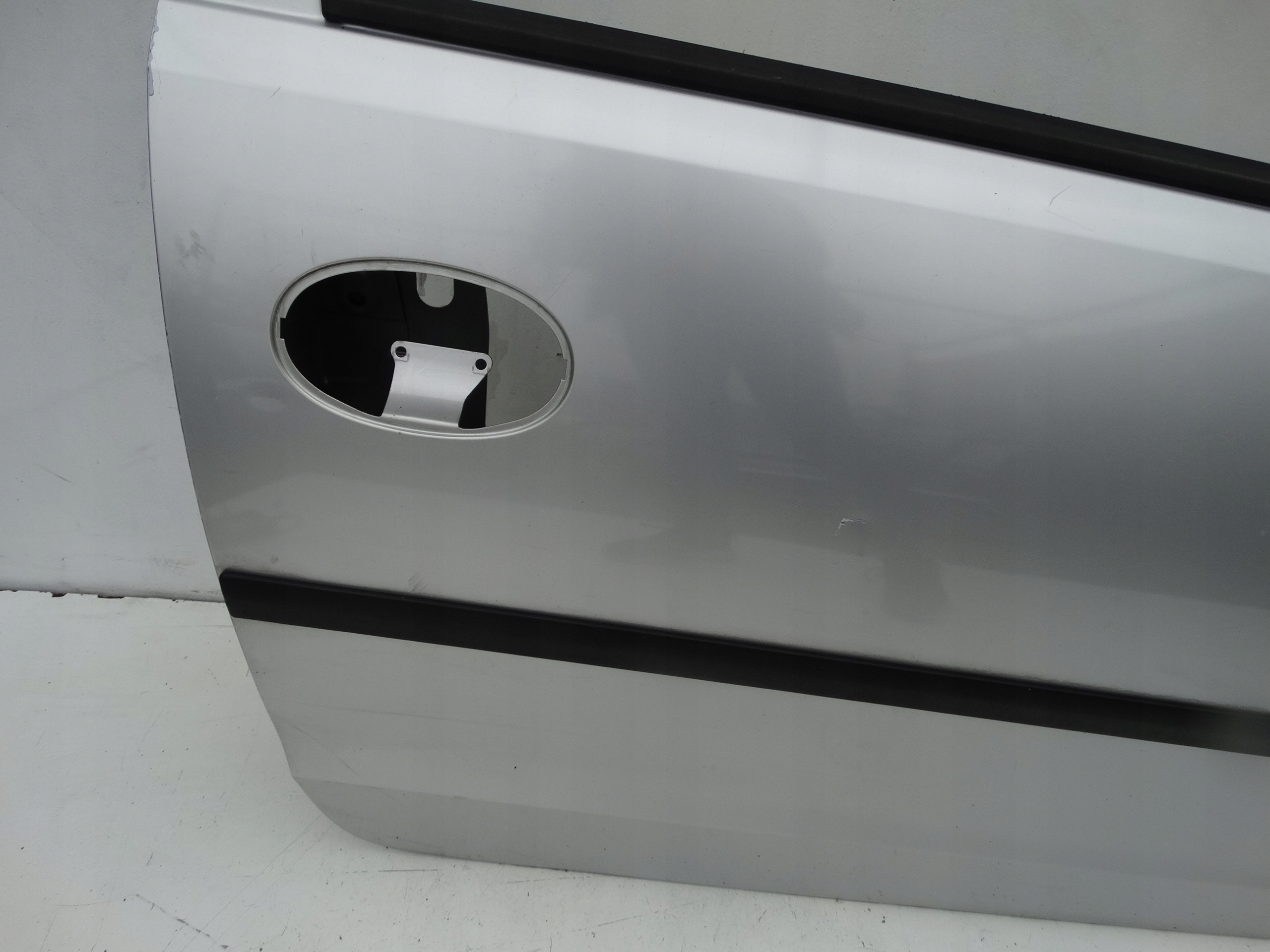 door OPEL CORSA C 3 door right front KOD : Z147
