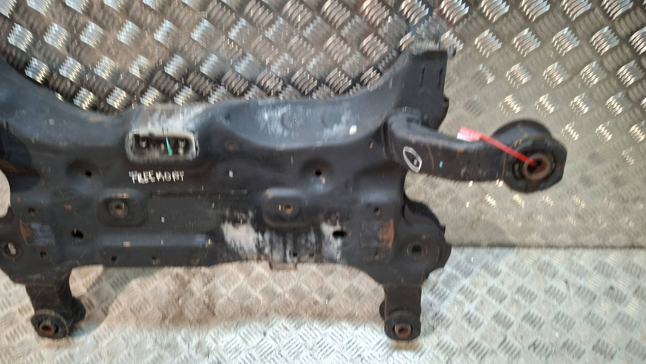 axle beam front FIAT FREEMONT 2.0 JTD 2WD 2011