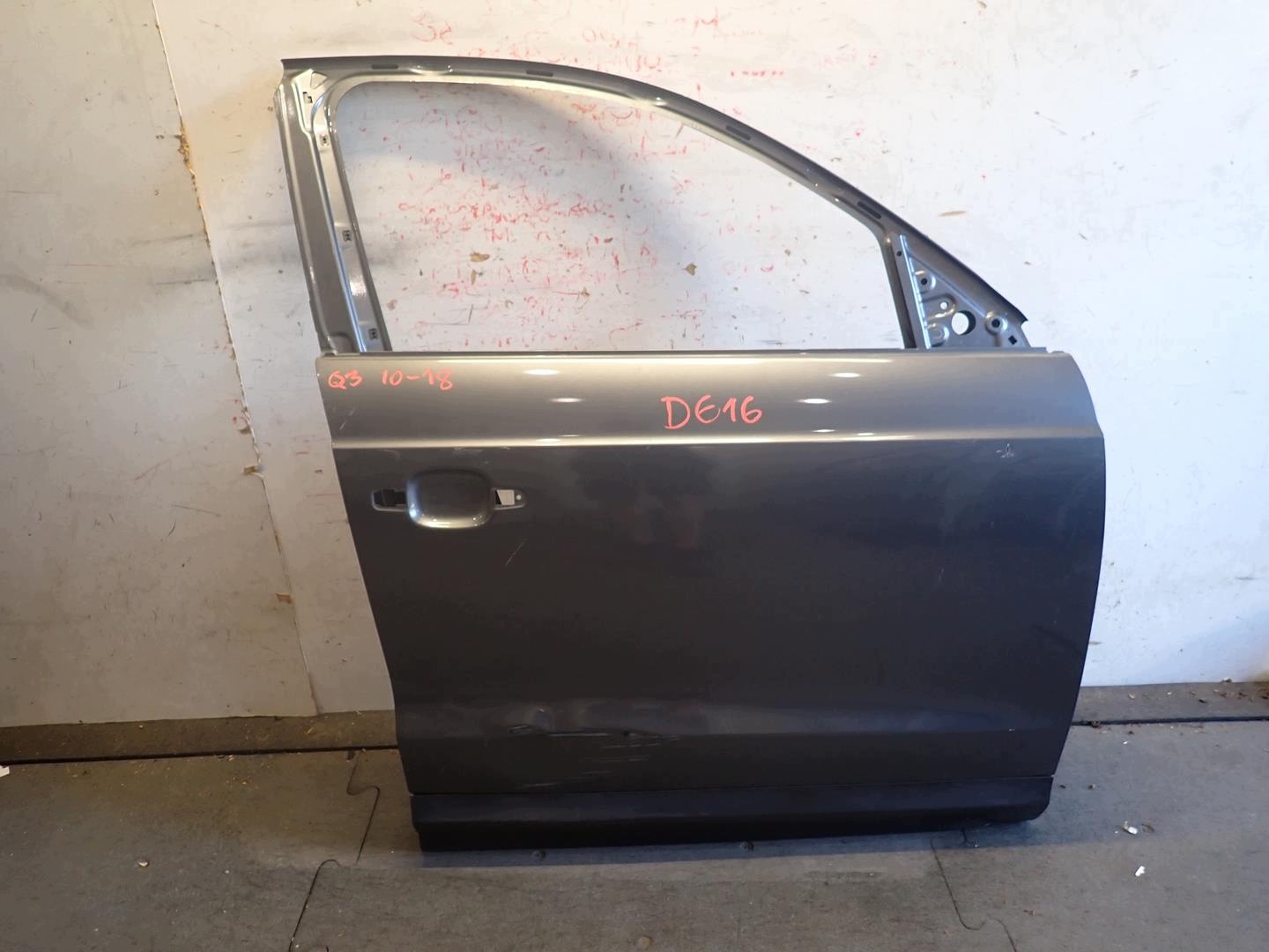 door front front right AUDI Q3 2010-2018 8U0831152B