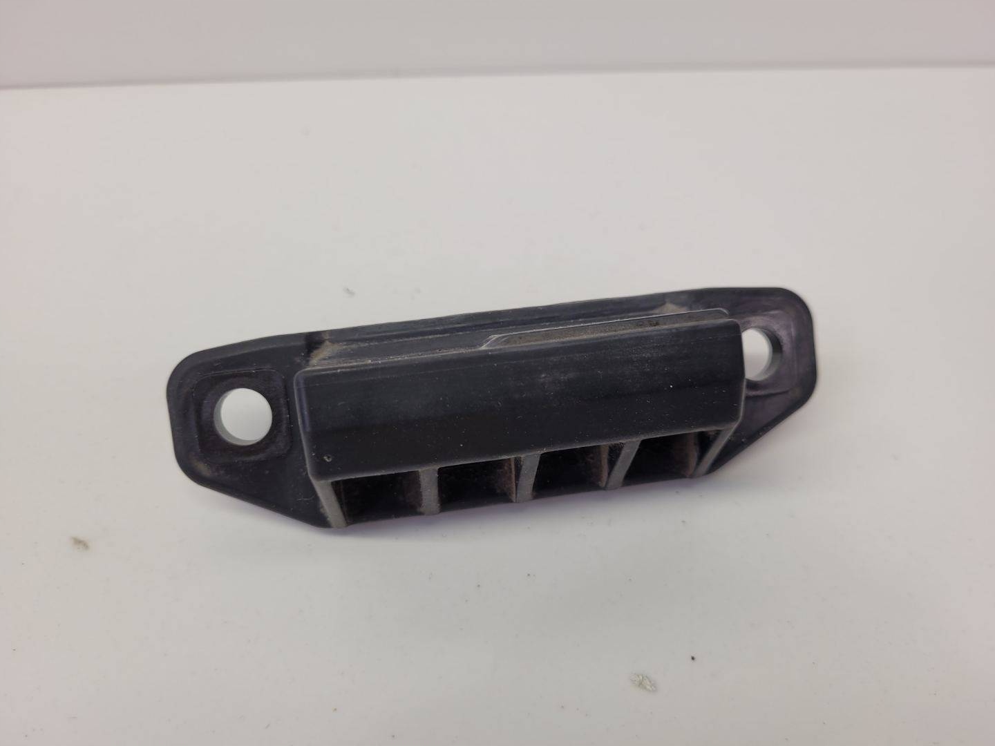 Bouton pour l’ouverture du capot Volkswagen Polo 6 2020
