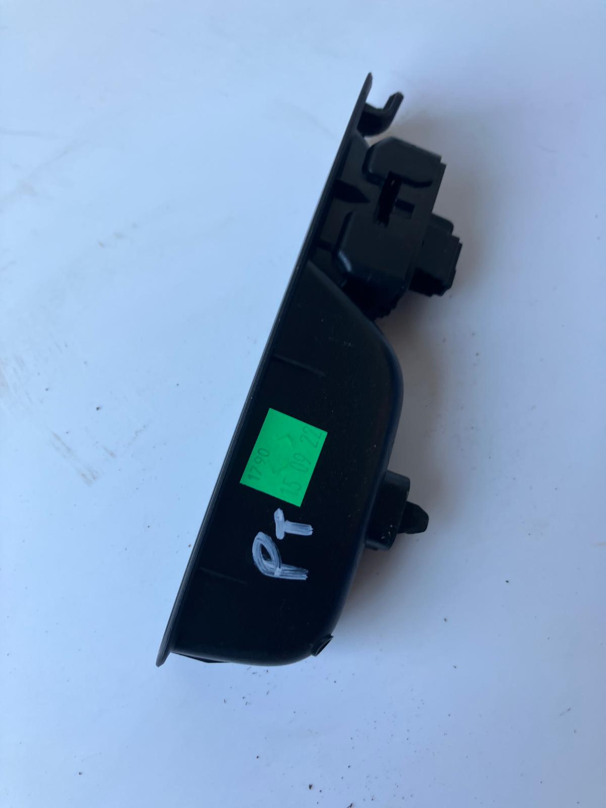 window control switch right rear part MEGANE V E-TECH 254201060R