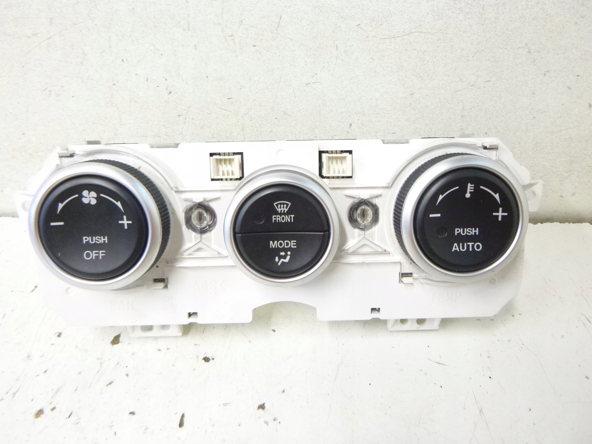 Unite commande clima Bouches buses Mazda 6 2005r.