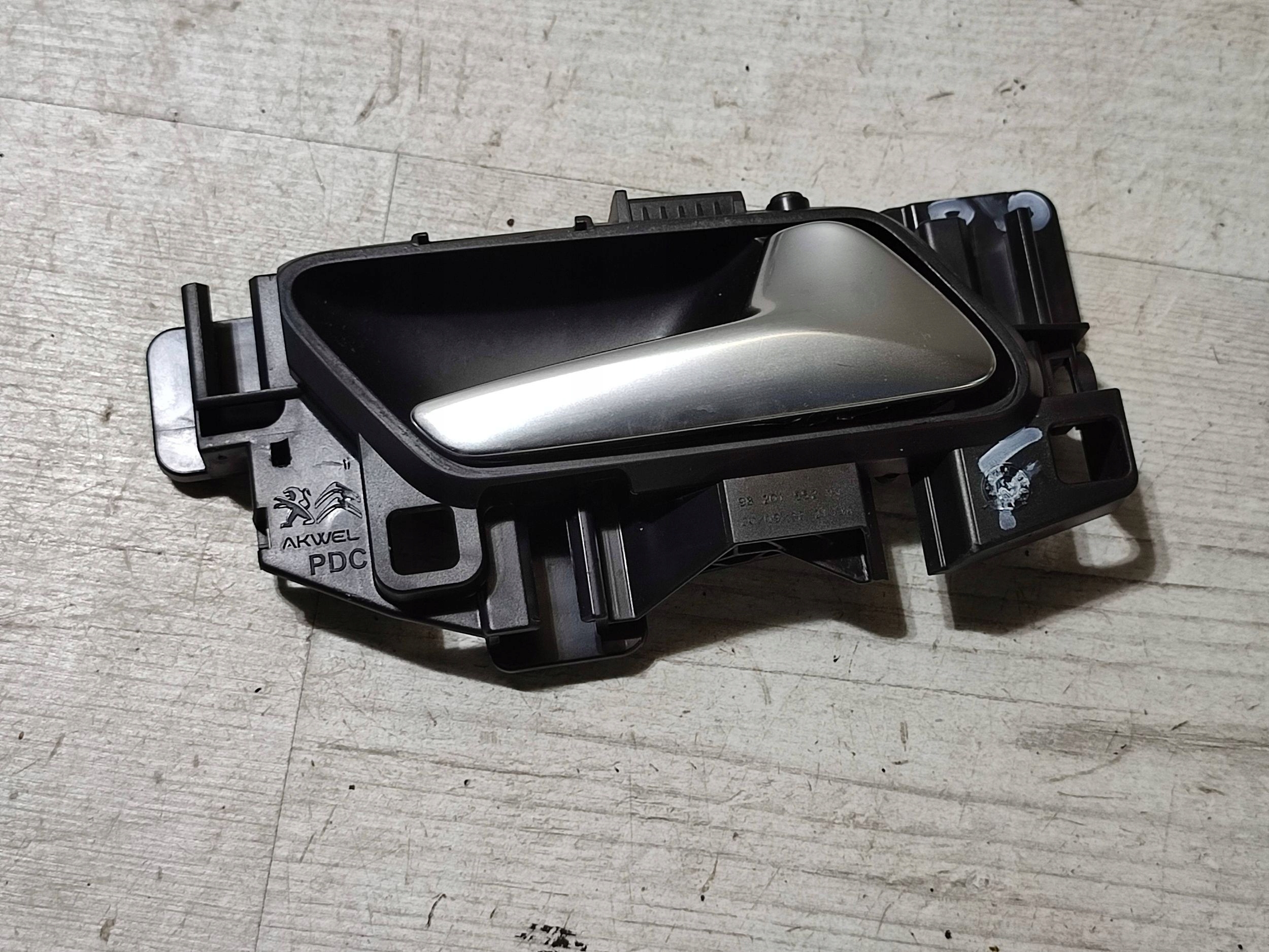 Opel Corsa F 2022 front side right handle inner