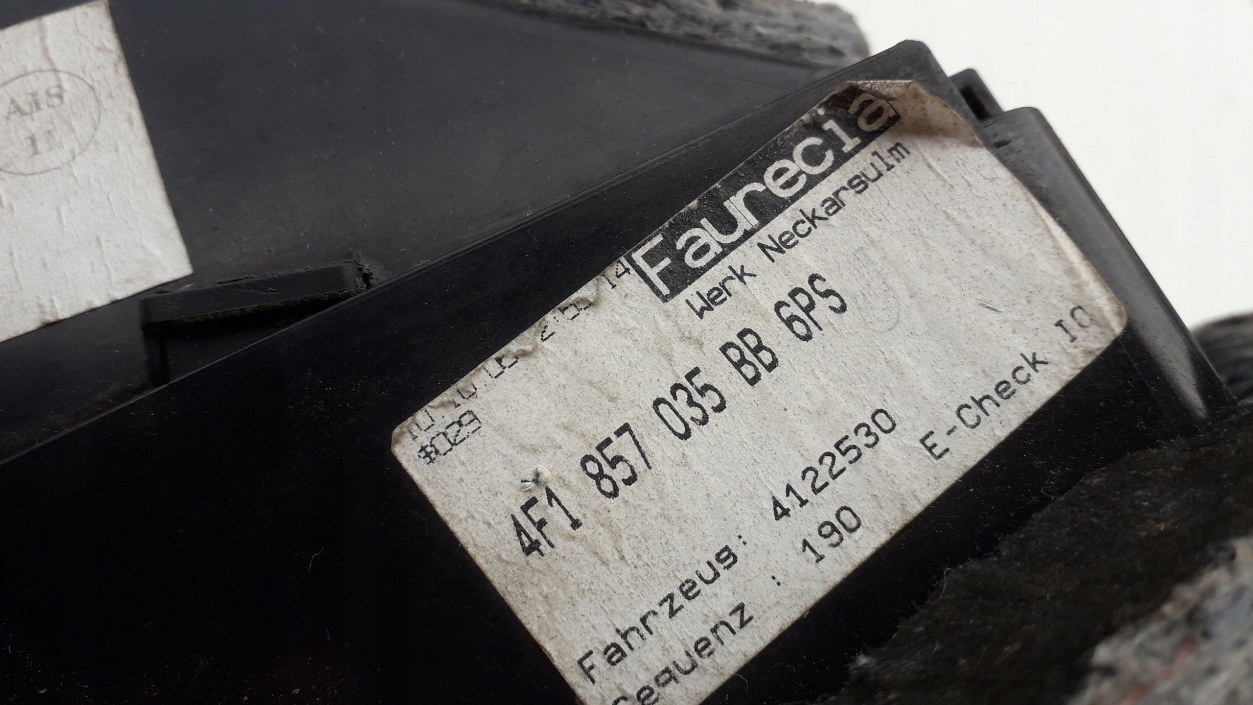 AUDI A6 C6 passenger compartment 4F1857035