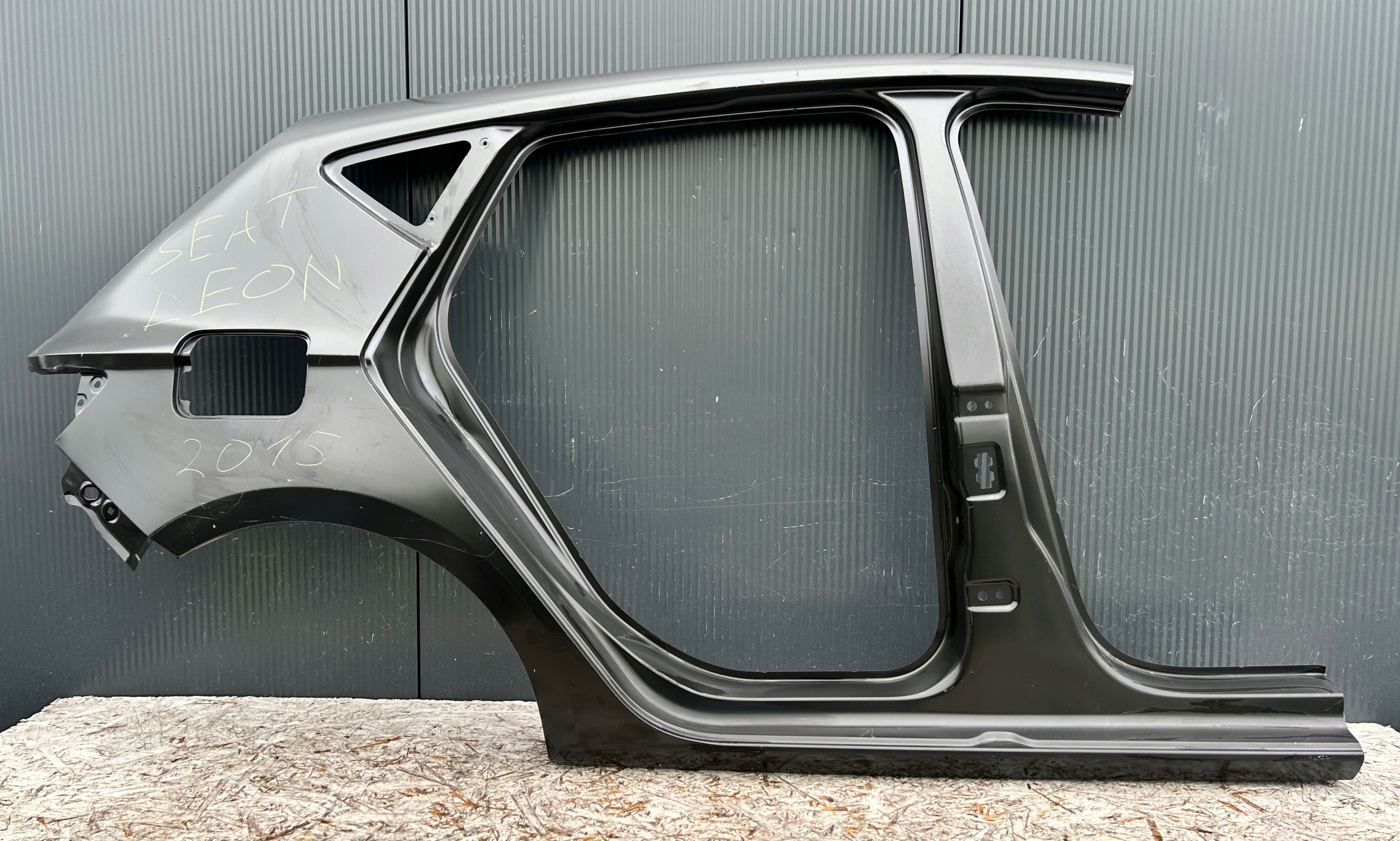 fender right rear part side pillar threshold SEAT LEON III 5D HB