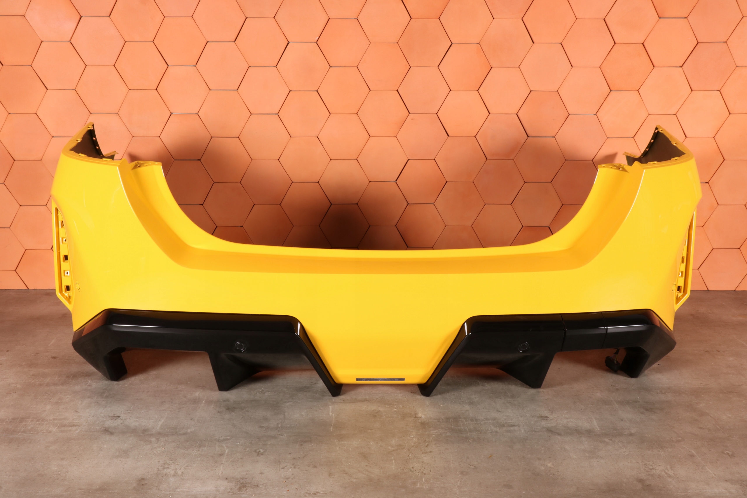 BMW M5 G90 complete bumper rear part rear colour U96 YELLOW SPEED