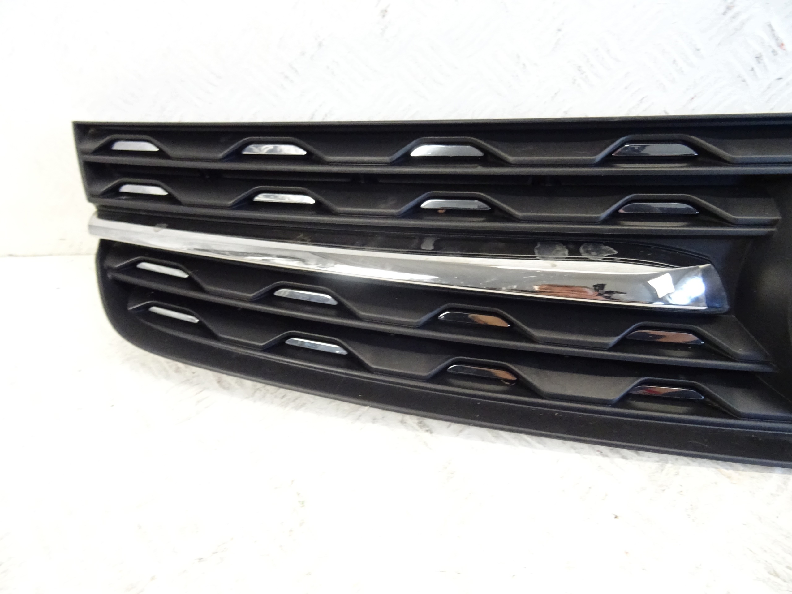 grill grille front front OPEL VIVARO C 9833128677