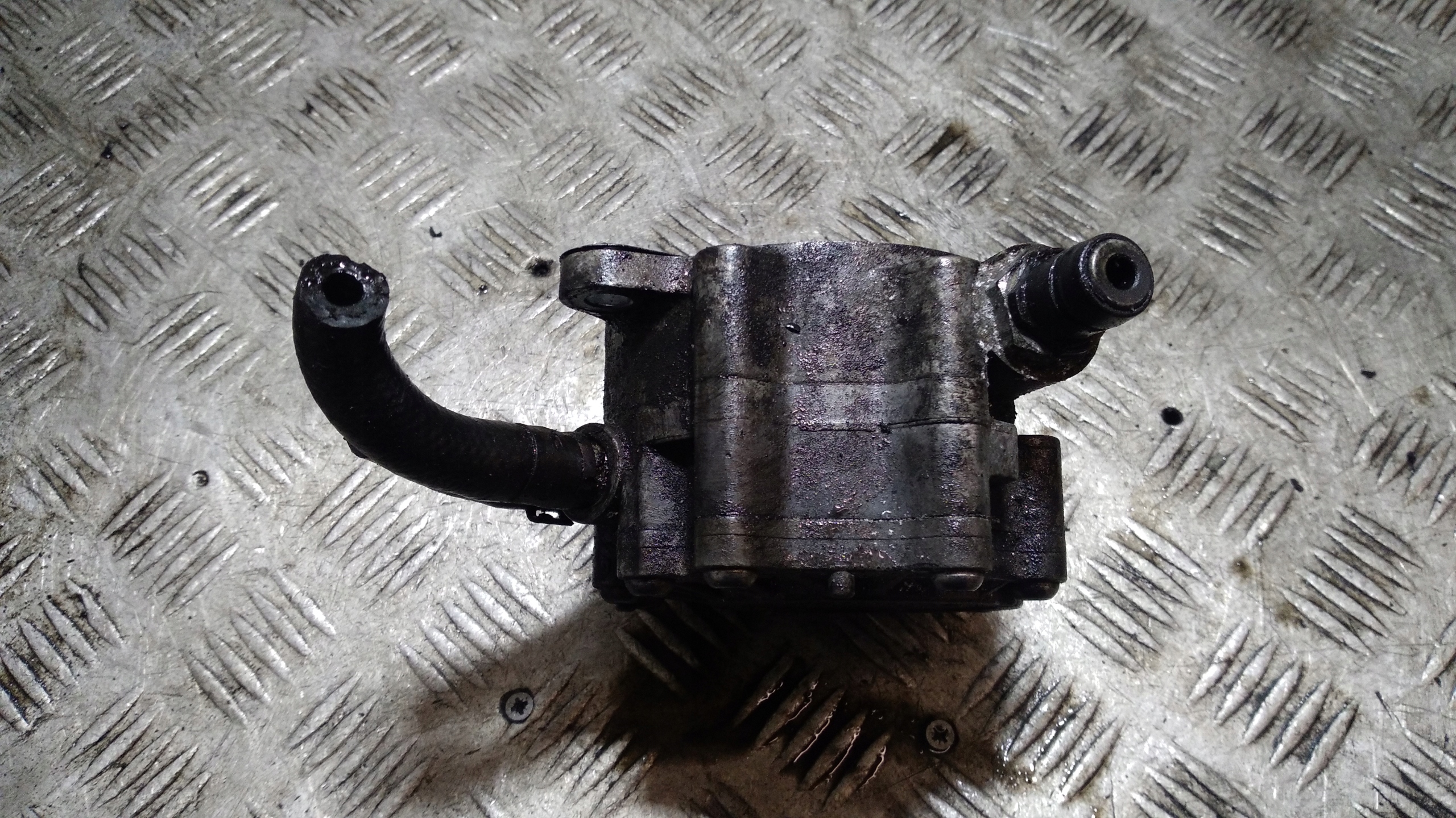 pump VACUM VAKUM VOLKSWAGEN GOLF 5 plus 03G145209
