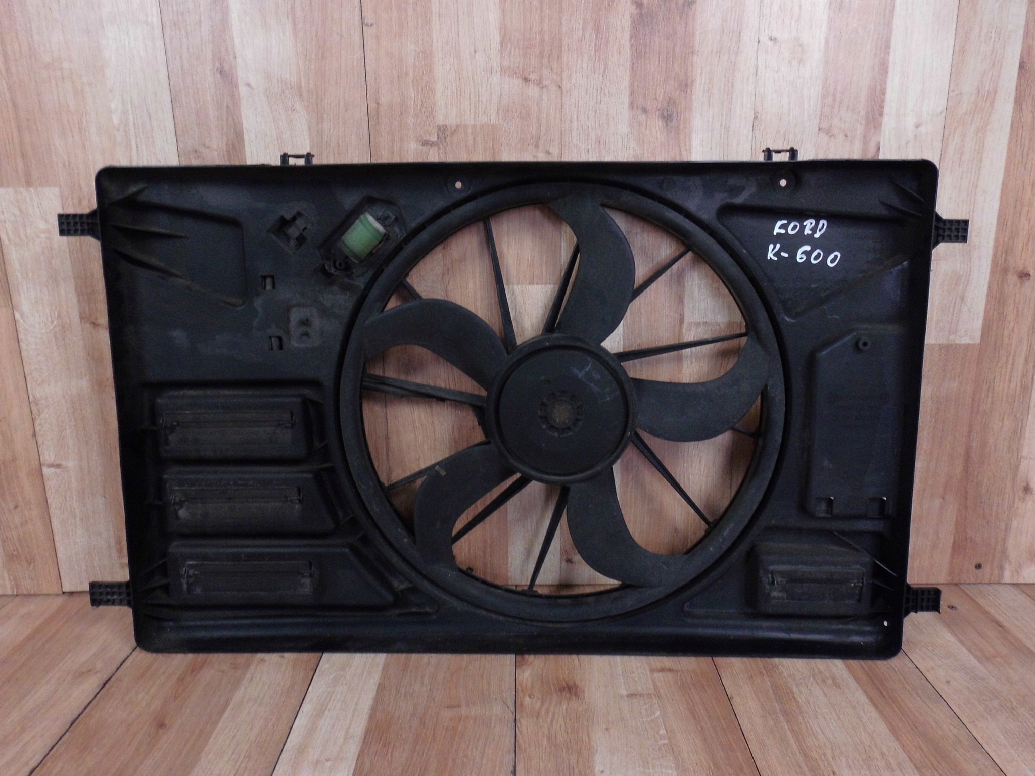Ford Custom 2.0 2.2 TDCI ventilátor chladiče