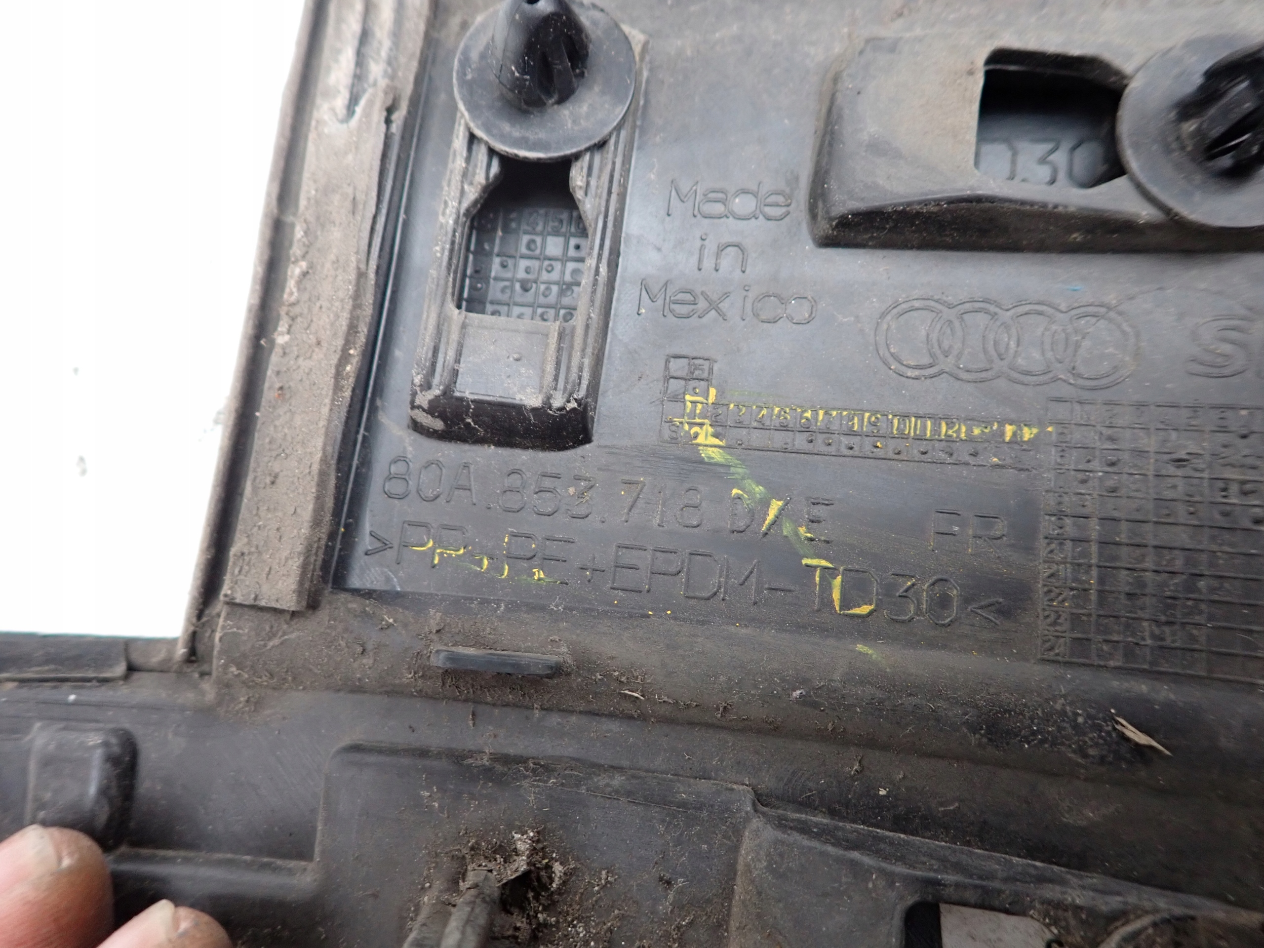 AUDI Q5 80A 16- moulding for fender right front front 80A853718D