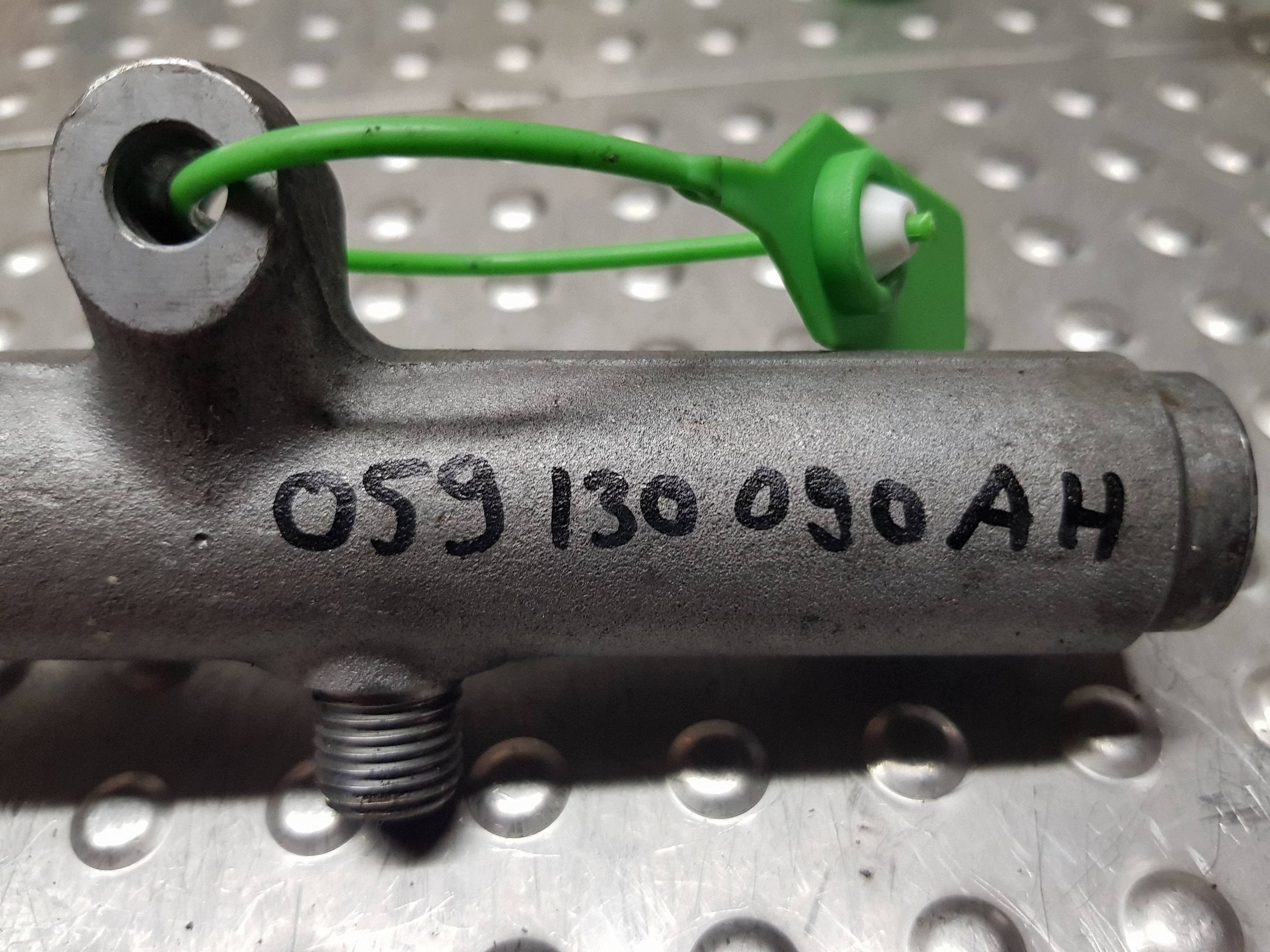 injection ramp right sensor 059130090AH AUDI A4 B8 A5 8T A6 C6 3.0 TDI
