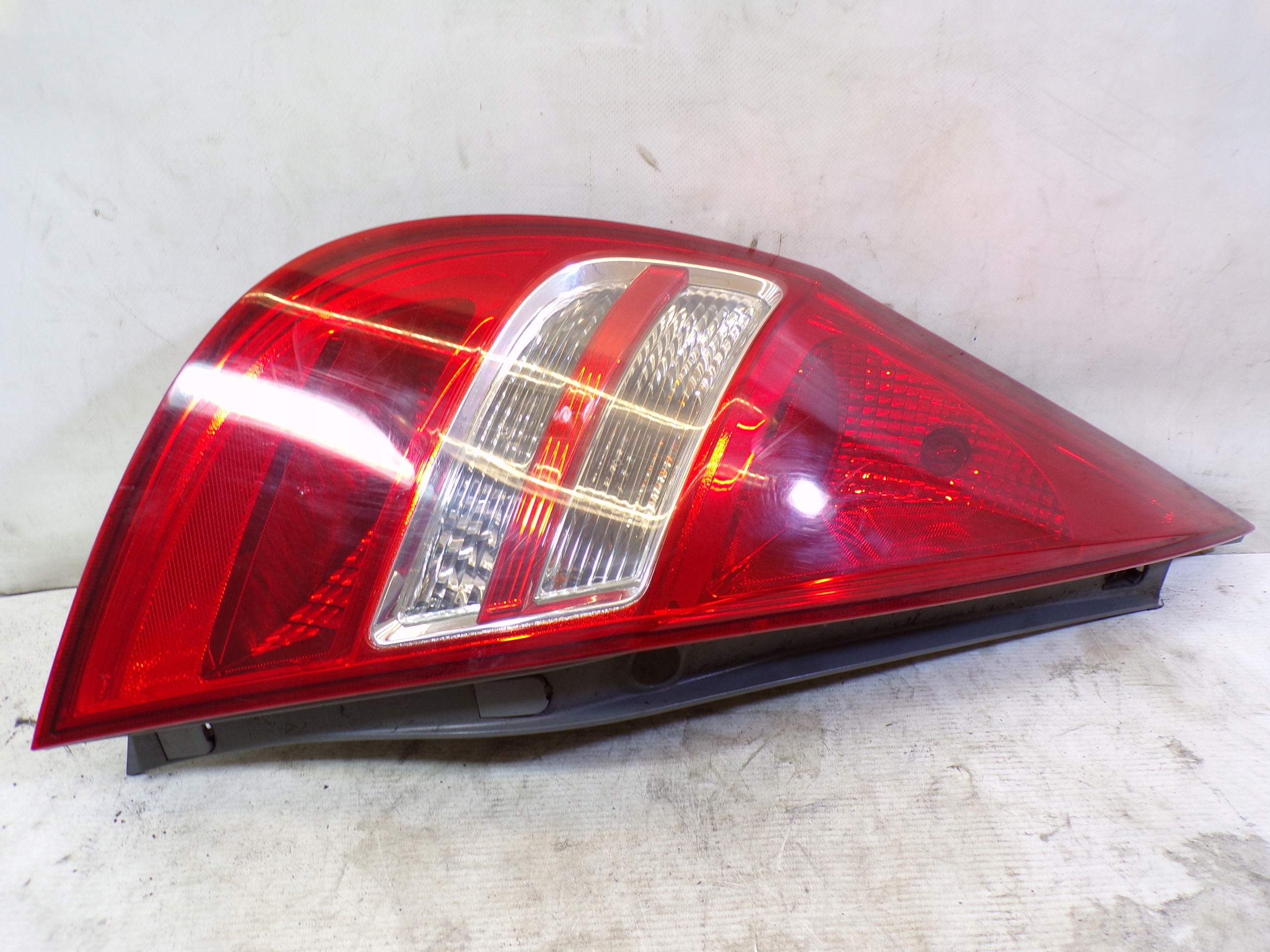 light rear rear part left HYUNDAI I30 HB (K)