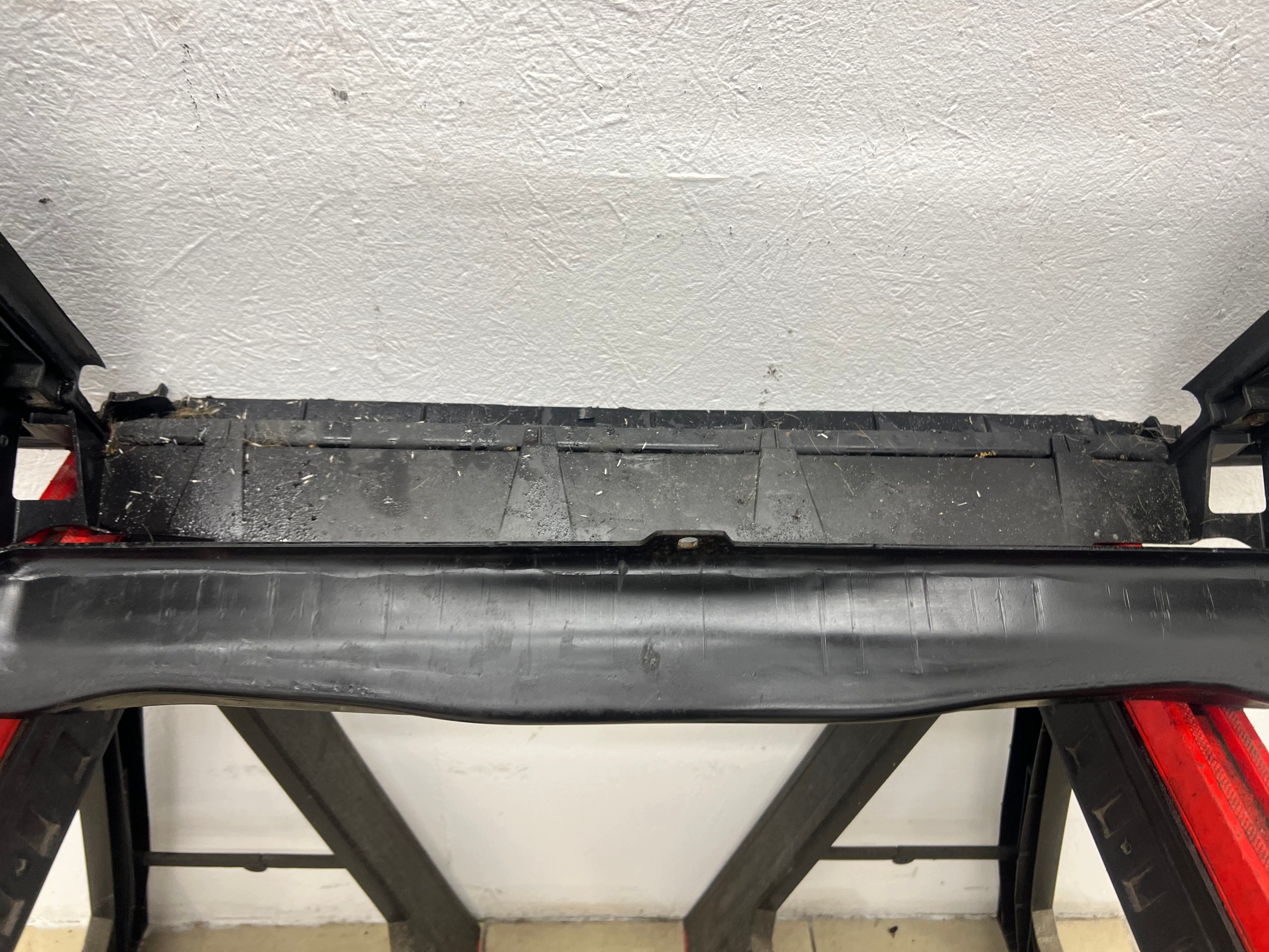 support panel for radiators pillar iron front 7L0907341A VW TOUAREG 7L and LIFT