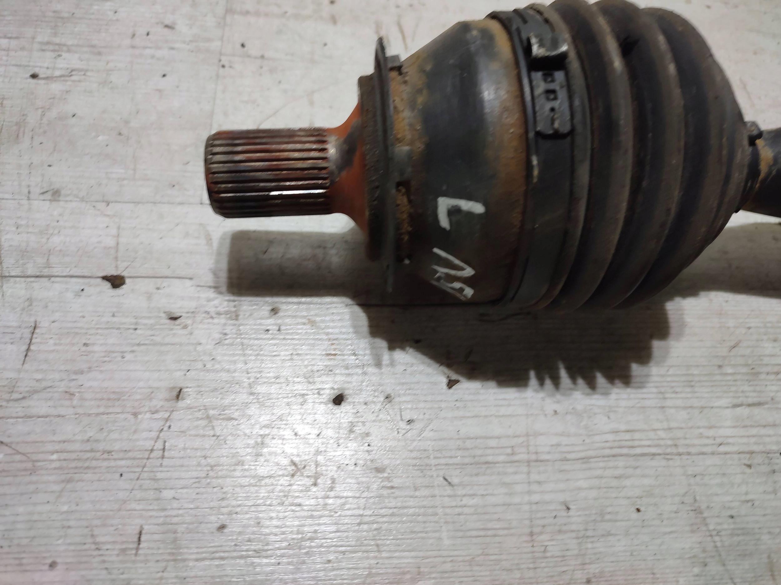 Mercedes-Benz GLA W156 2015 left side semi-axis front