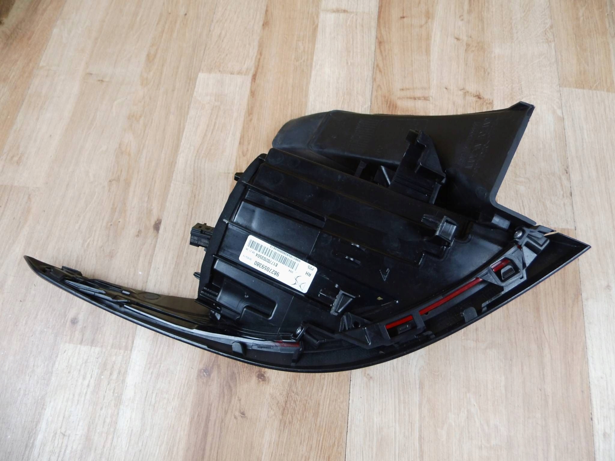 DS3 II Crossback 2019+ light right rear part rear 9827059380
