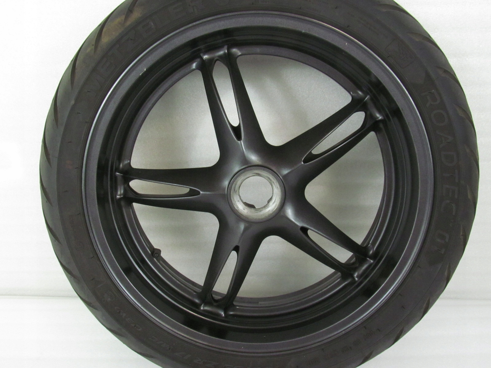 Felga tył Triumph Sprint 1050 GT, 13r