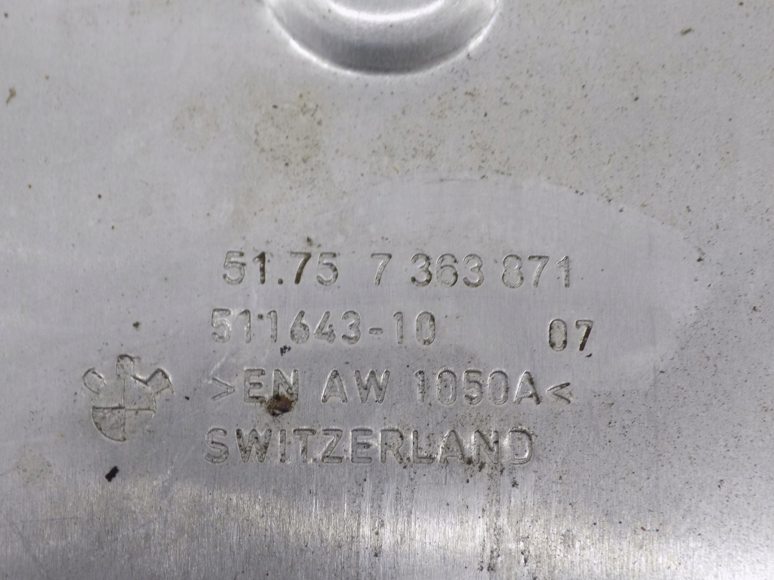 BMW G30 cover motor cover 7363871