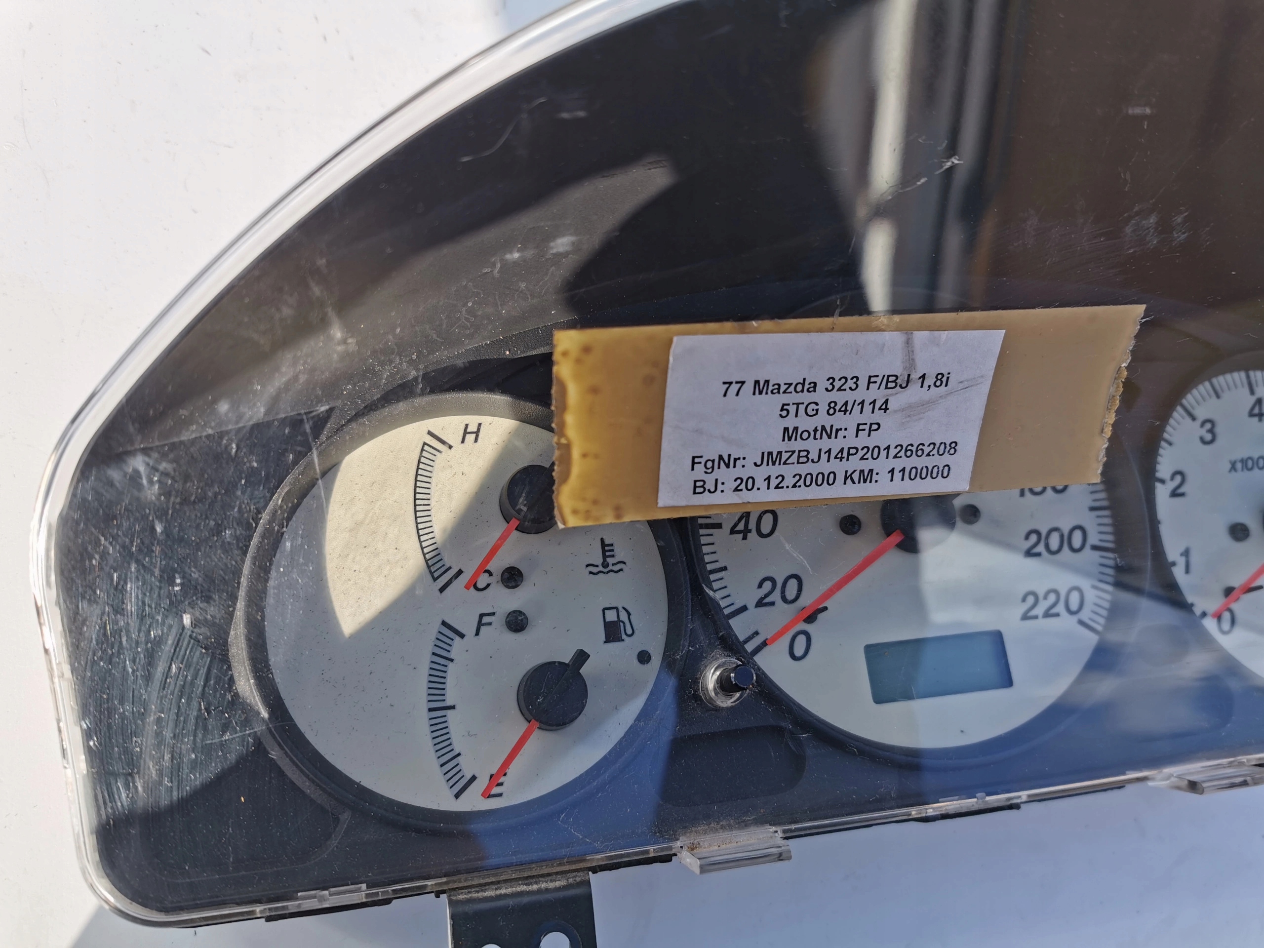 MAZDA 323 1,8B BJ2C dials clock original