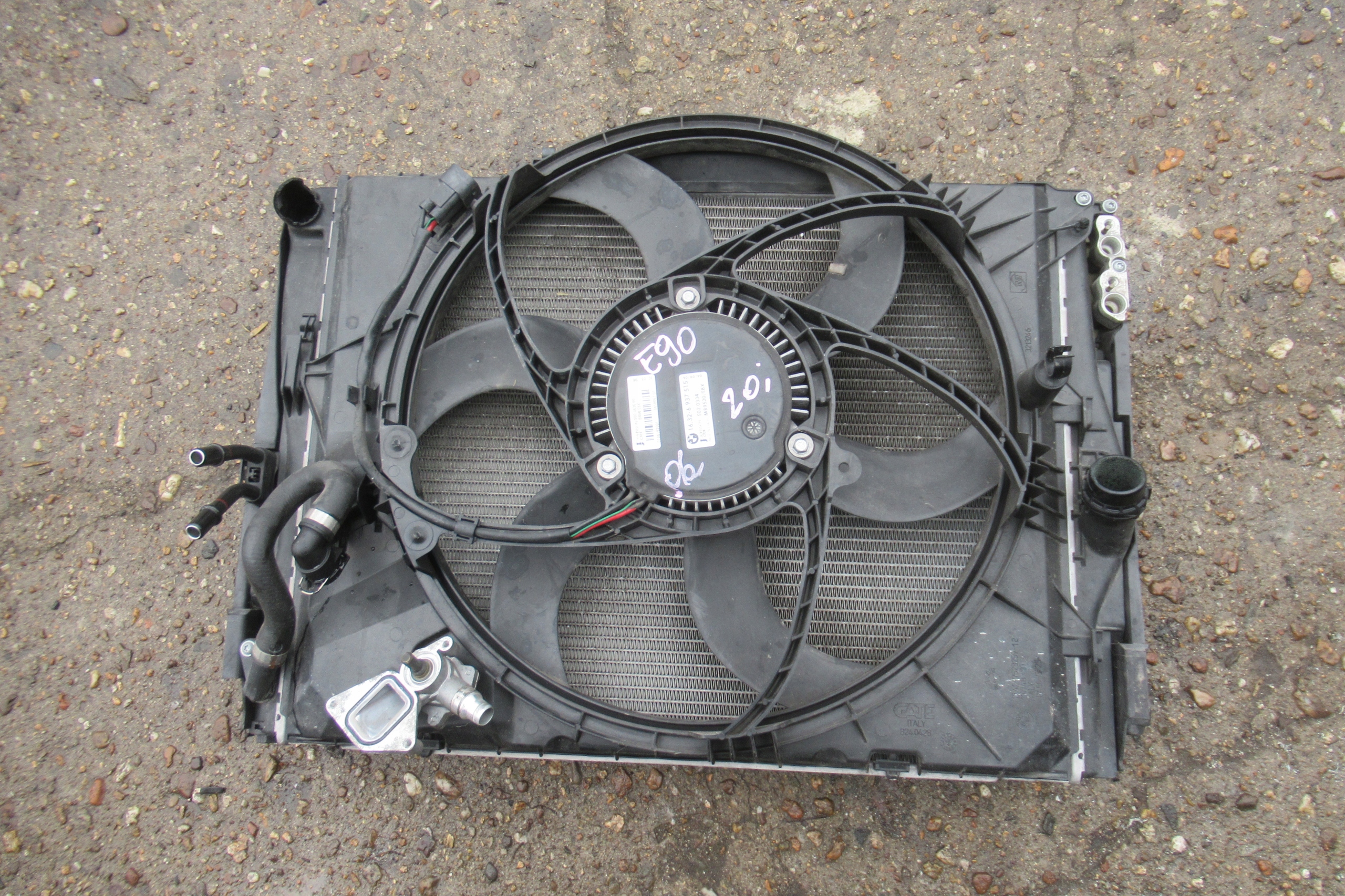 BMW E90 2.0 and radiator complete 6937515
