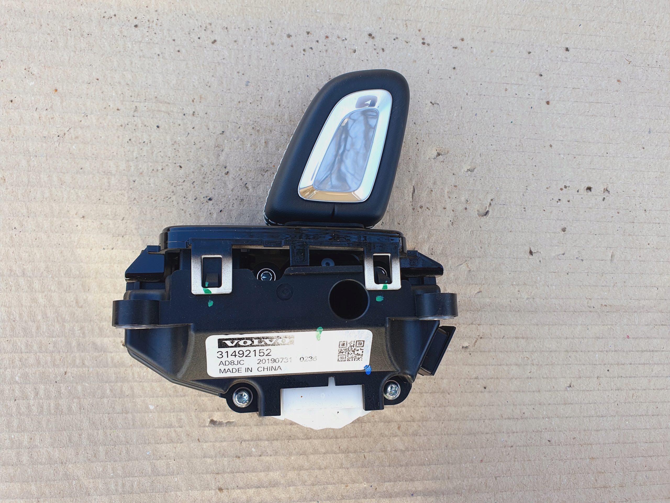 lewarek zmiany biegów Volvo xc60 II 17- 31492152 Producent części Volvo OE