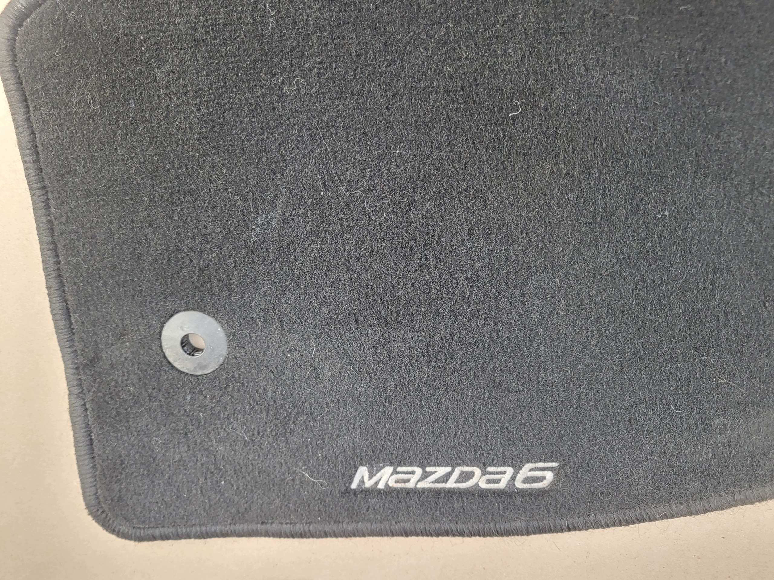 DYWANIK MATERIALOWY MAZDA 6 OE