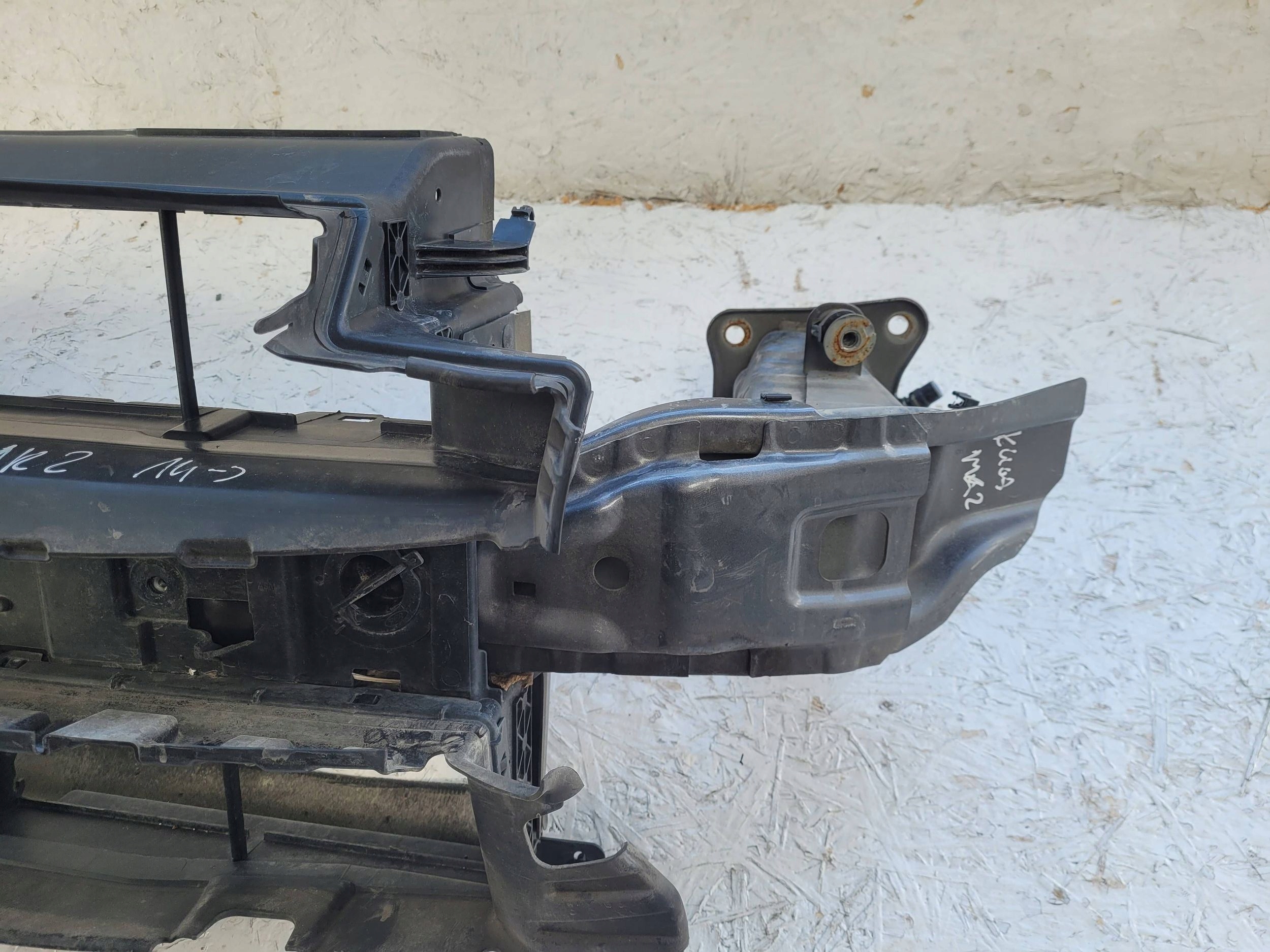 KUGA MK2 bumper support front lower below radiator steering wheel, air 14R