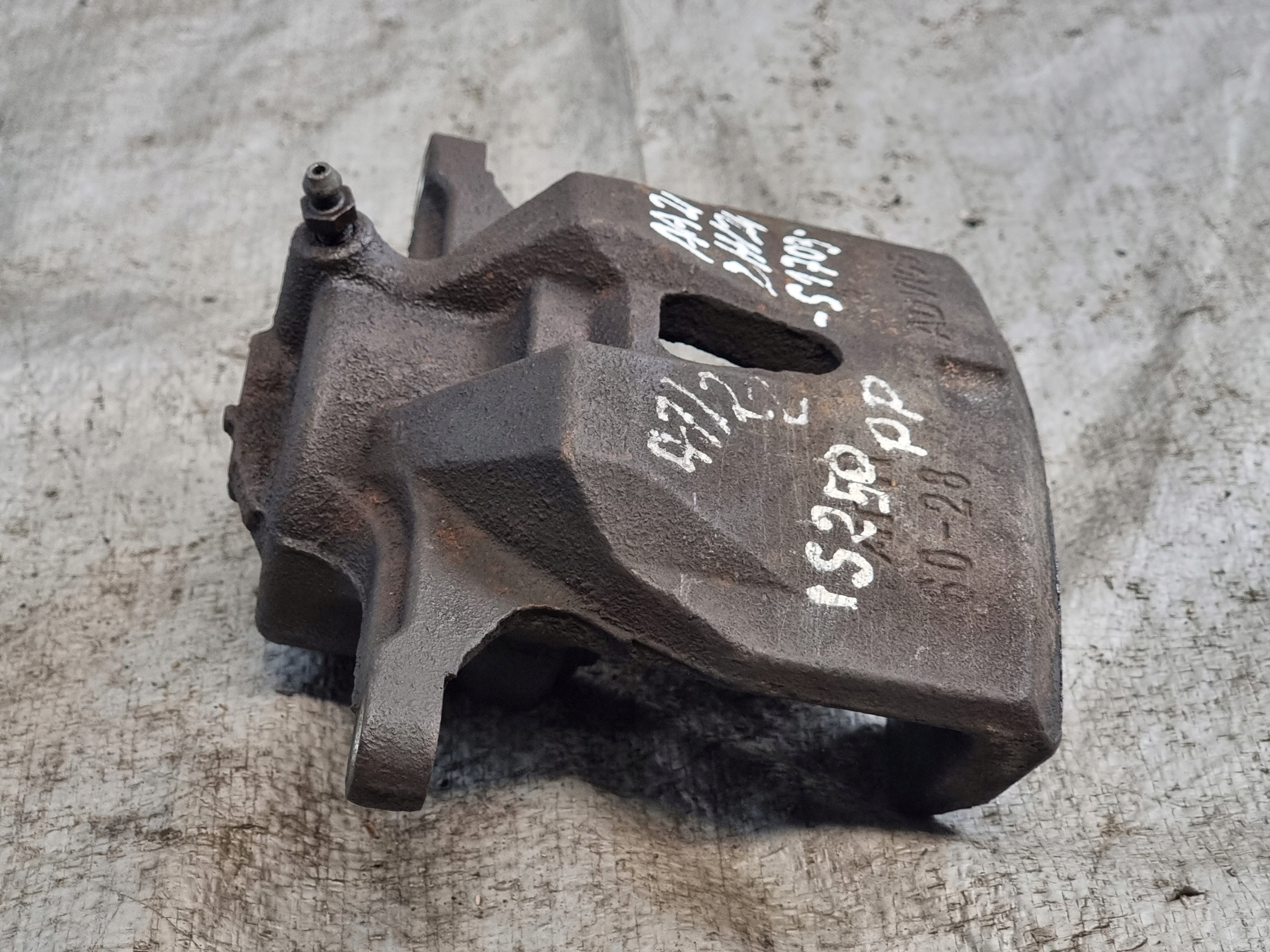 caliper brake right front LEXUS IS II IS250 06r