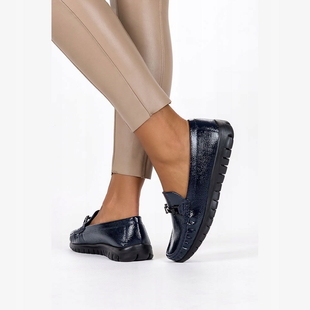 MOKASYNY LAKIEROWANE ZE SPRZĄCZKĄ WKŁADKA SKÓRA 41 Płeć kobieta