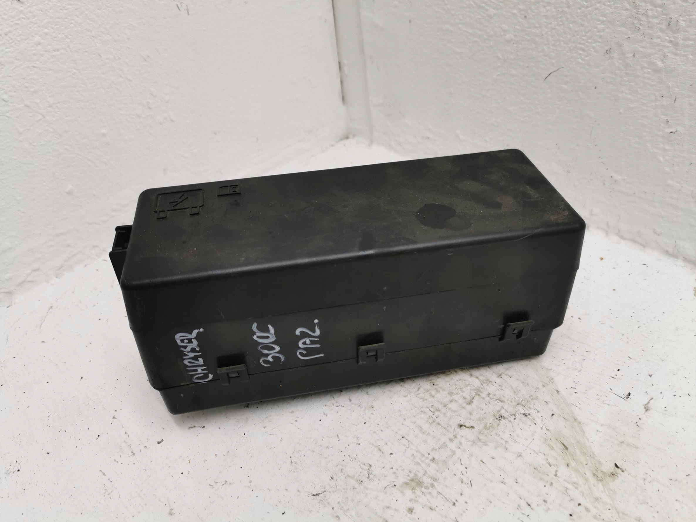 Module fusibles CHRYSLER 300C P04607496AF