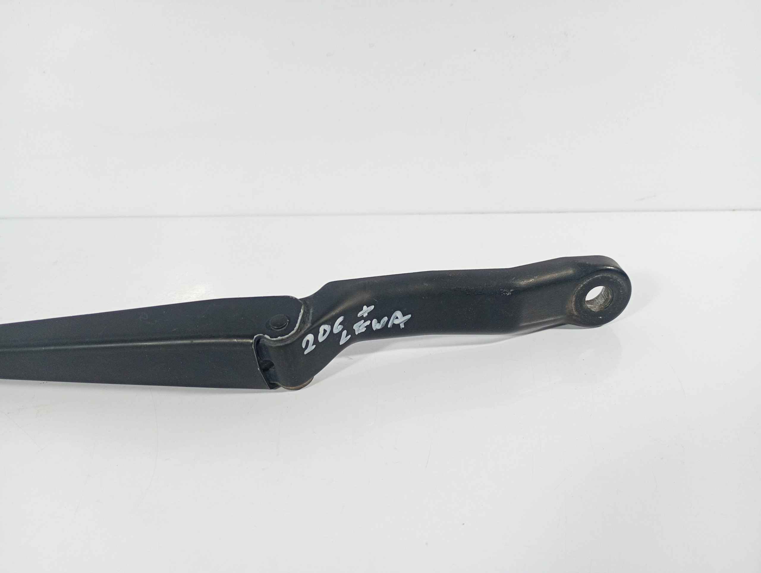 Peugeot 206 98-09 wiper arm right