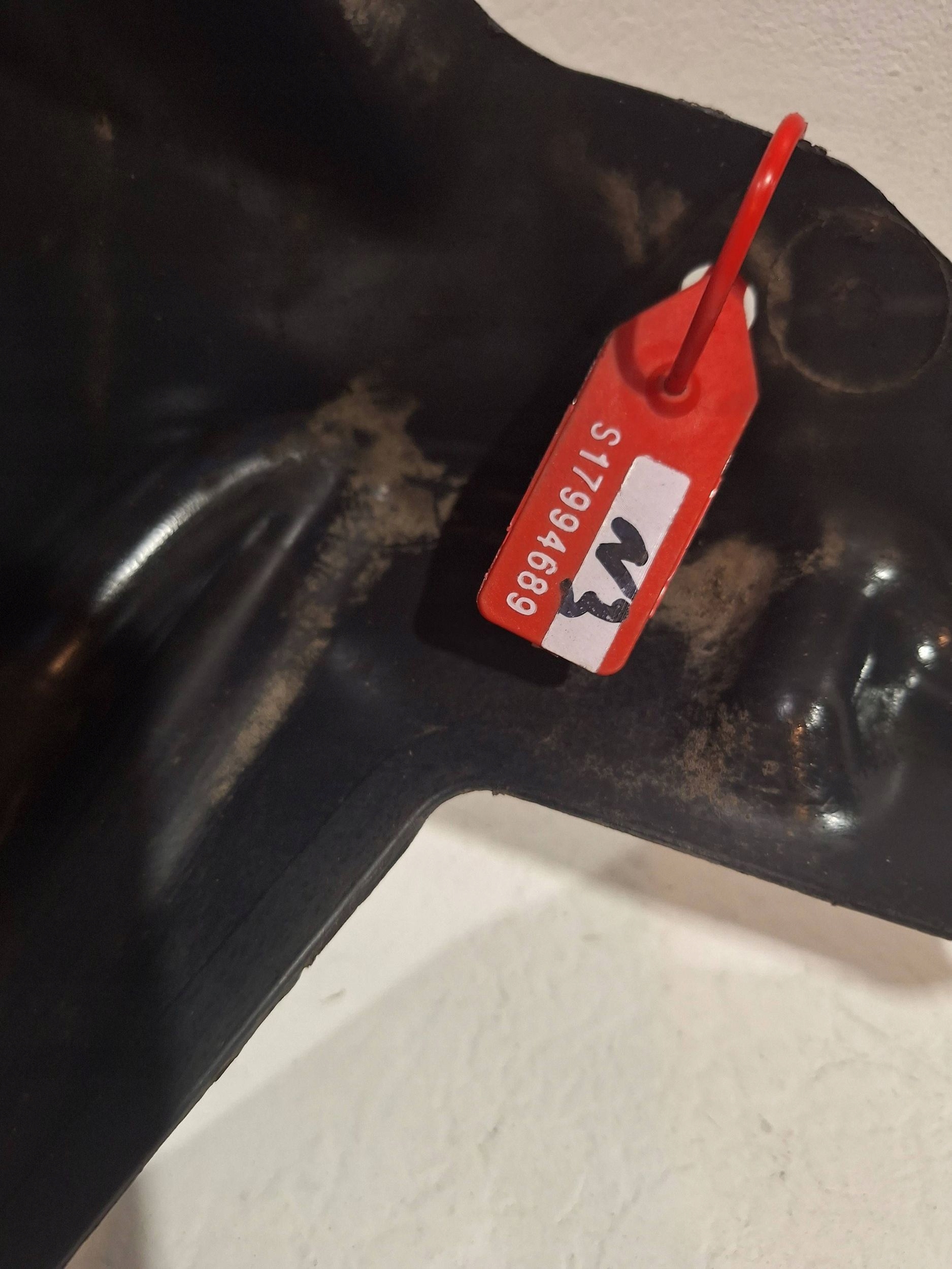 mudguard rear part right 767486105R RENAULT MEGANE III COUPE 09
