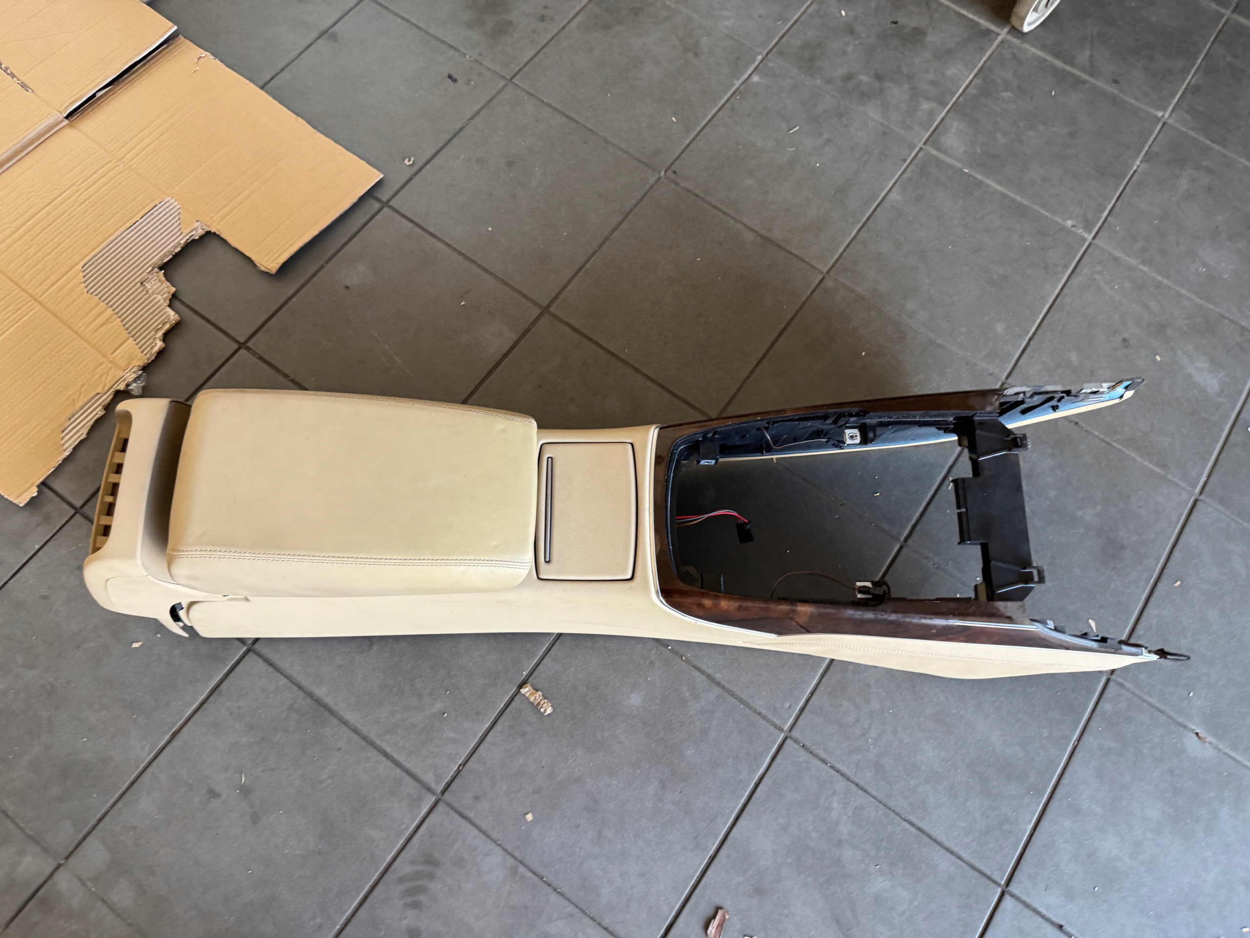 AUDI A6 C7 armrest TUNEL central EUROPA beige
