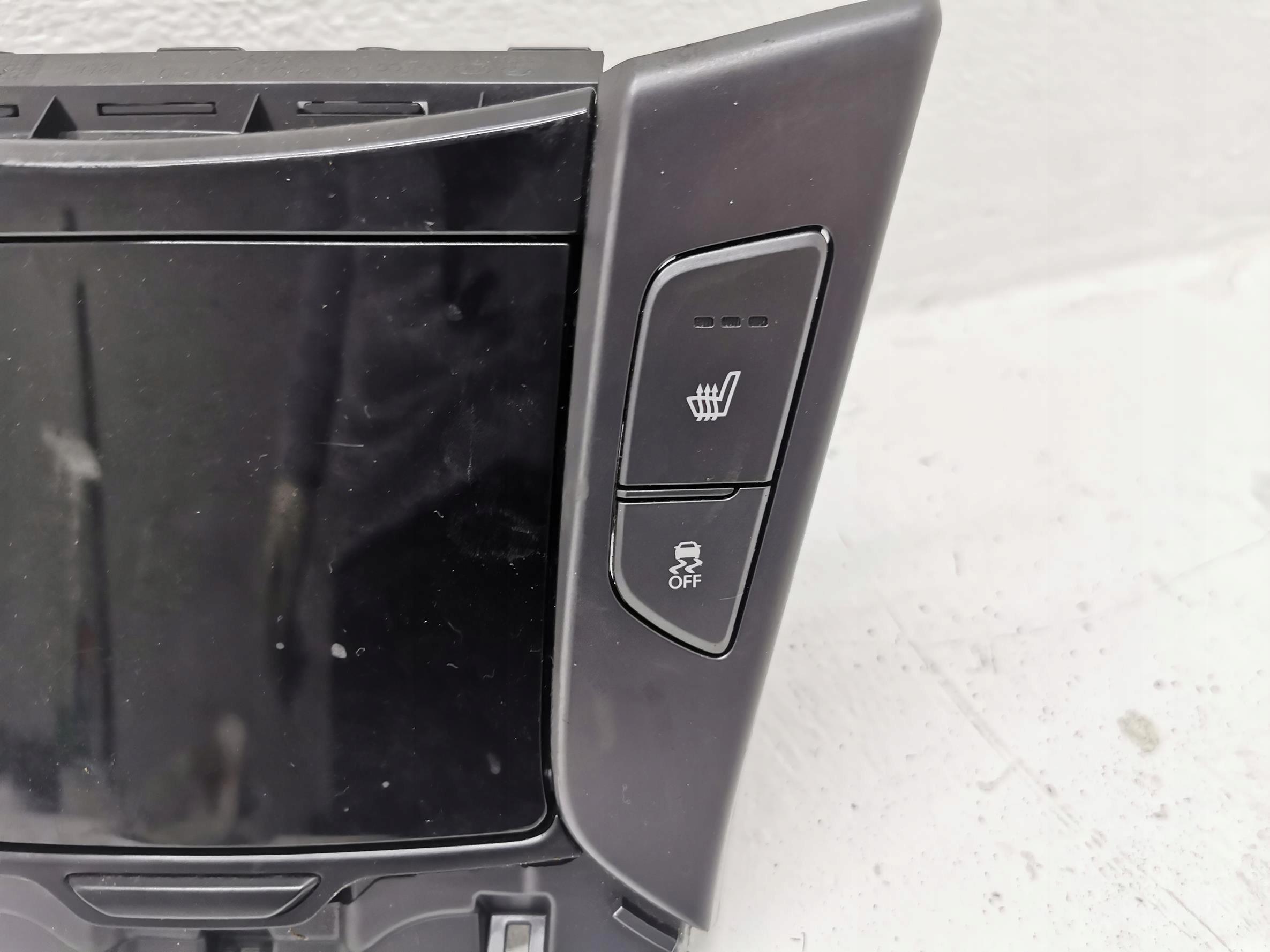 passenger compartment consoles HYUNDAI I40 84630-3Z650 11-14 EU