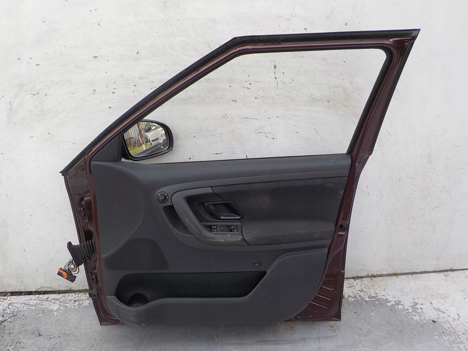 832 SKODA FABIA II door right front front 832