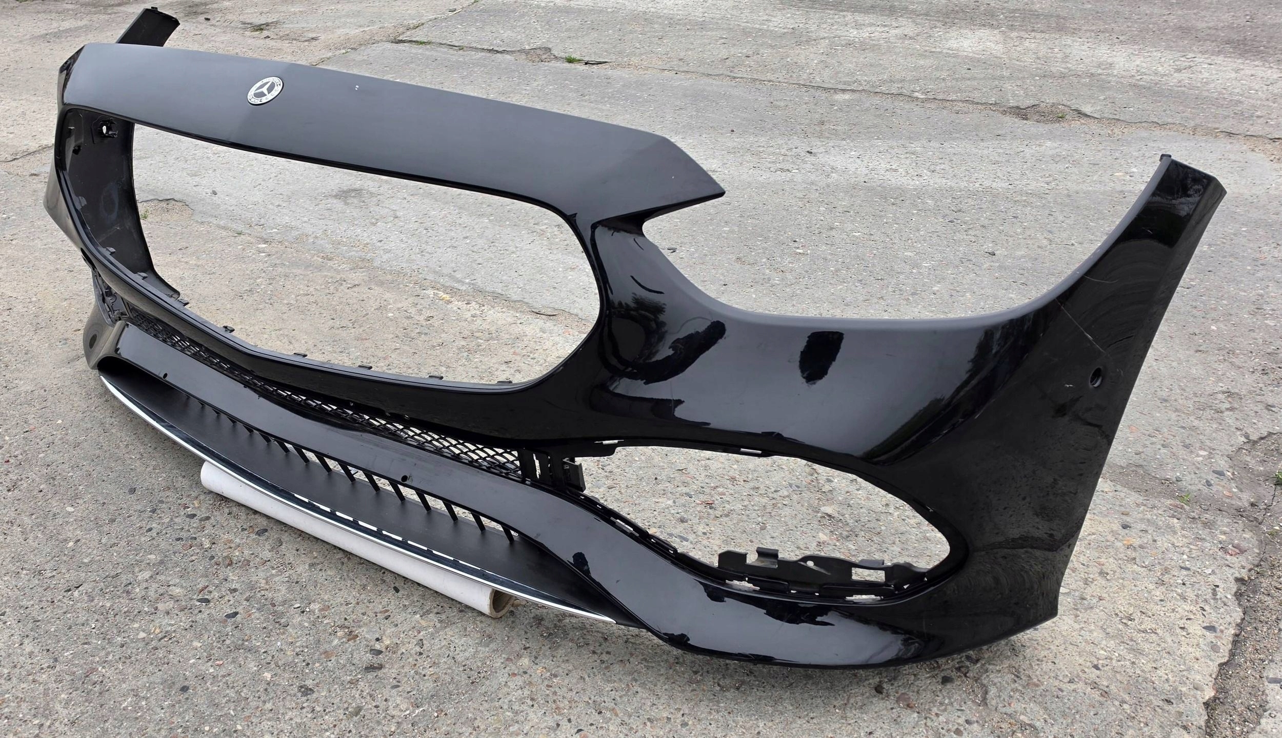 Mercedes C-klasa w206 bumper front zwykly