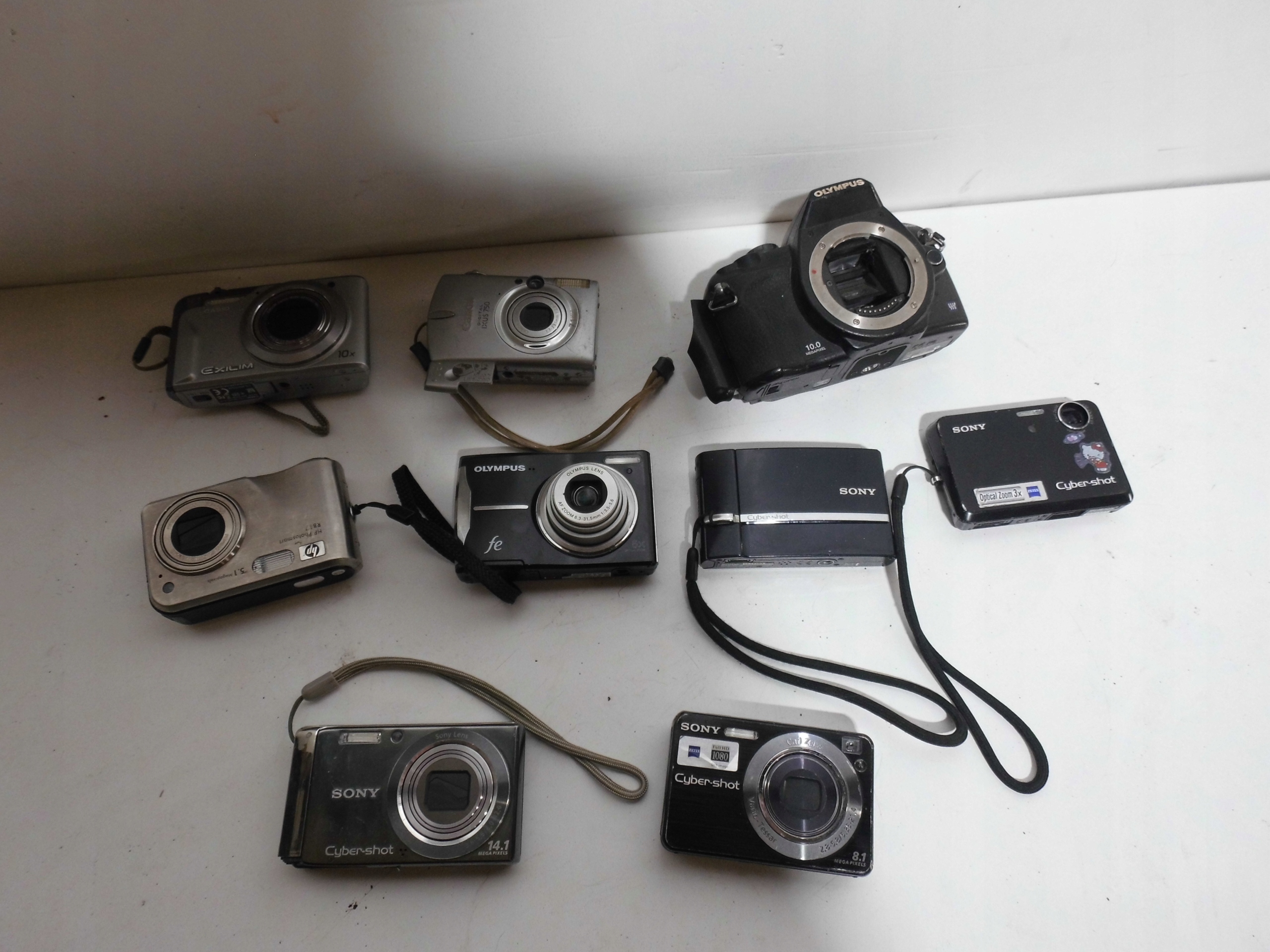 Набор поврежденных камер