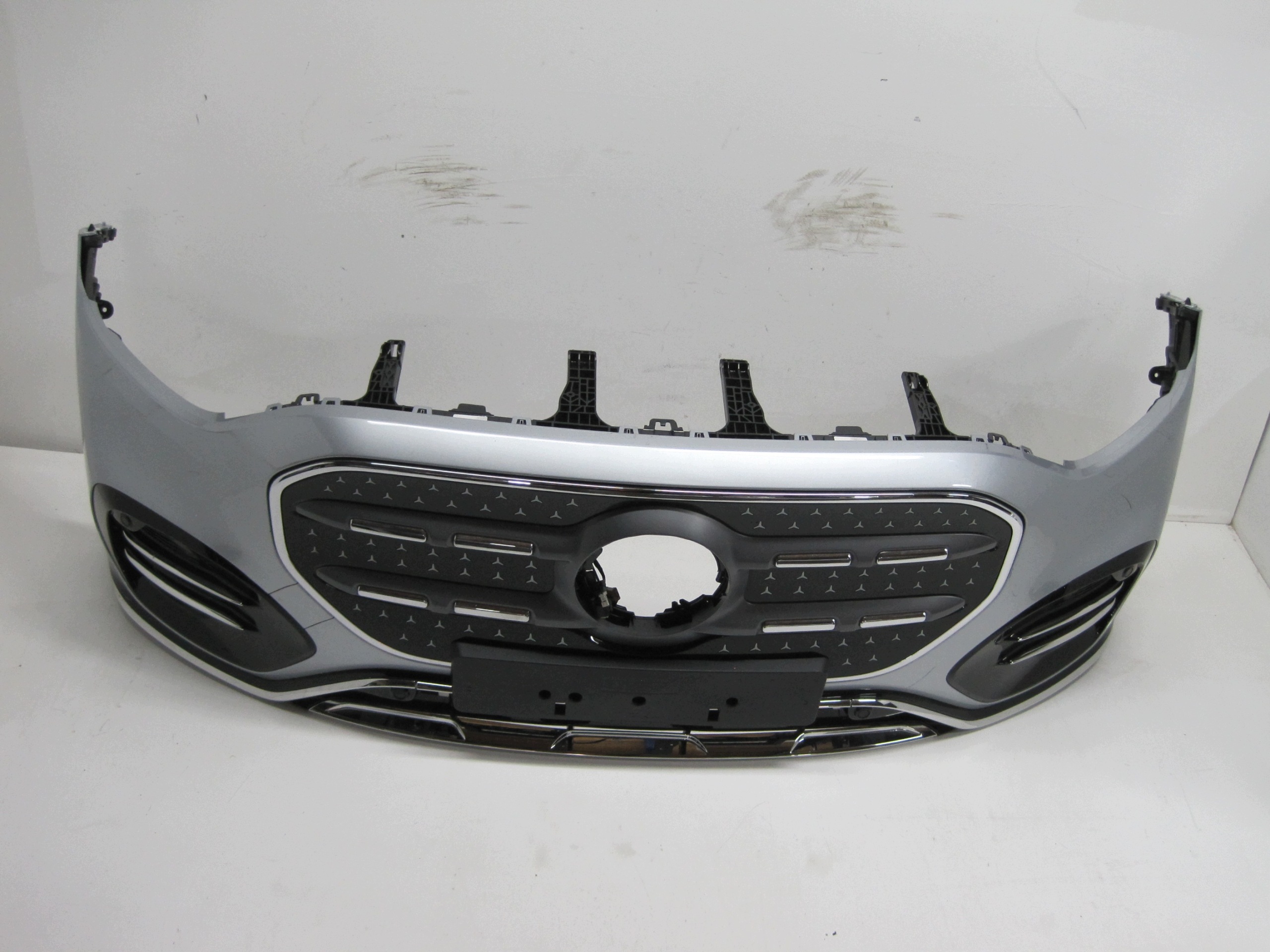 Frontstoßstange MERCEDES GLB A244 6 PDC 25R vorne