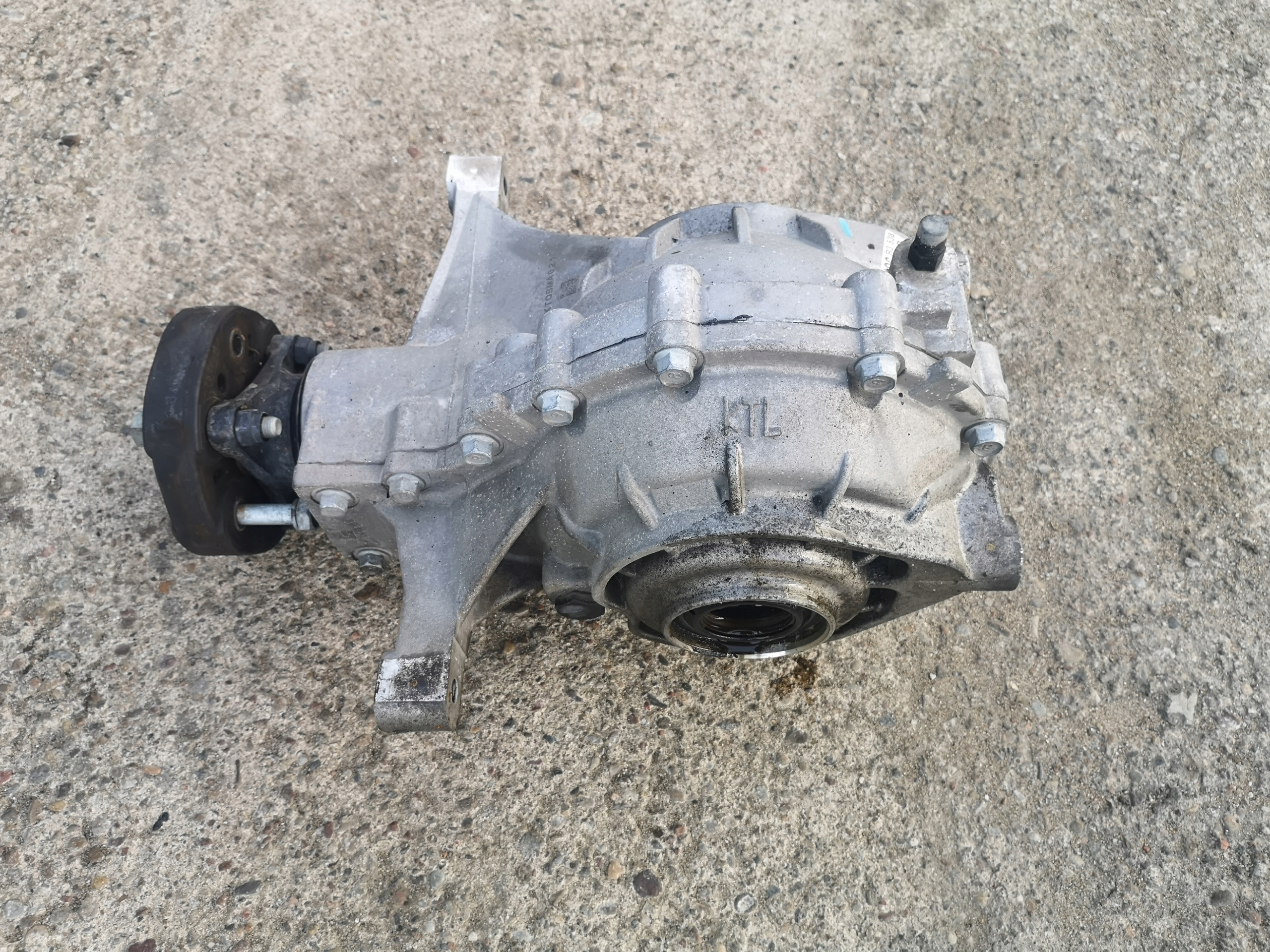 KIA STINGER 3.3 GT MOST DYFERENCJAŁ TYŁ