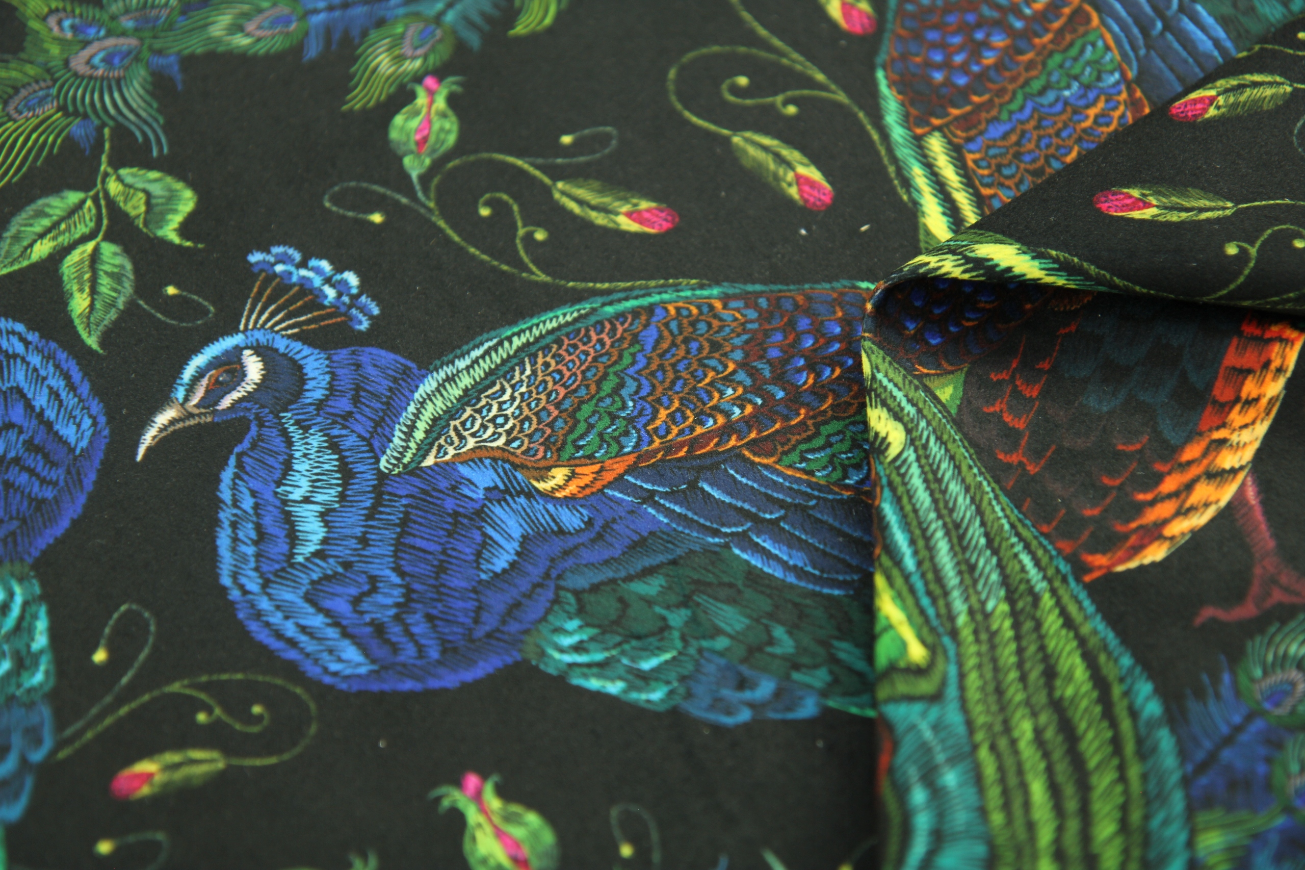 TKANINA DRUKOWANA w pawie wzory aksamit JARDEX09 Marka Jardex