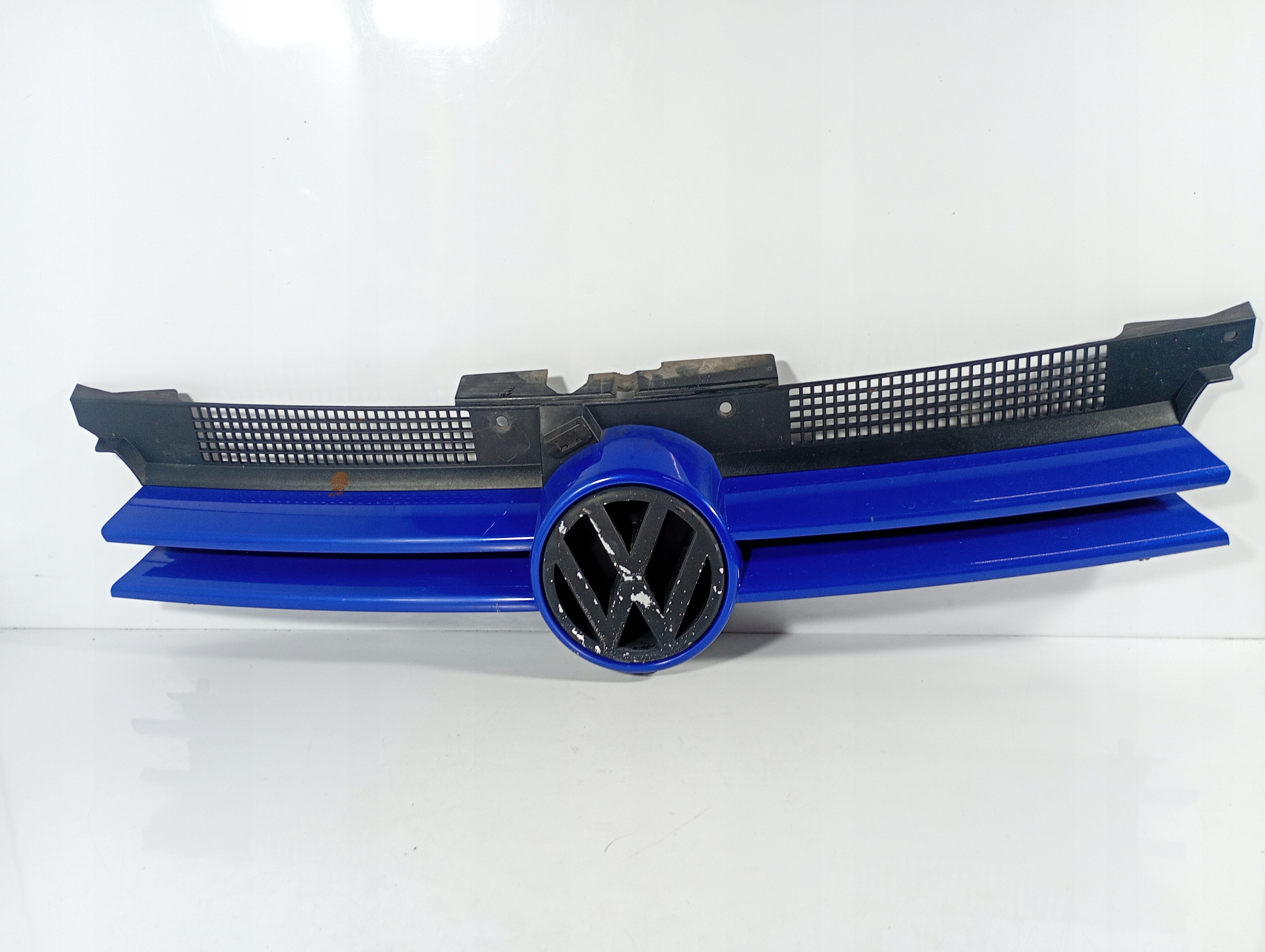 vw Golf IV 4 97-06 решетка радиатора oe 1J0853651C
