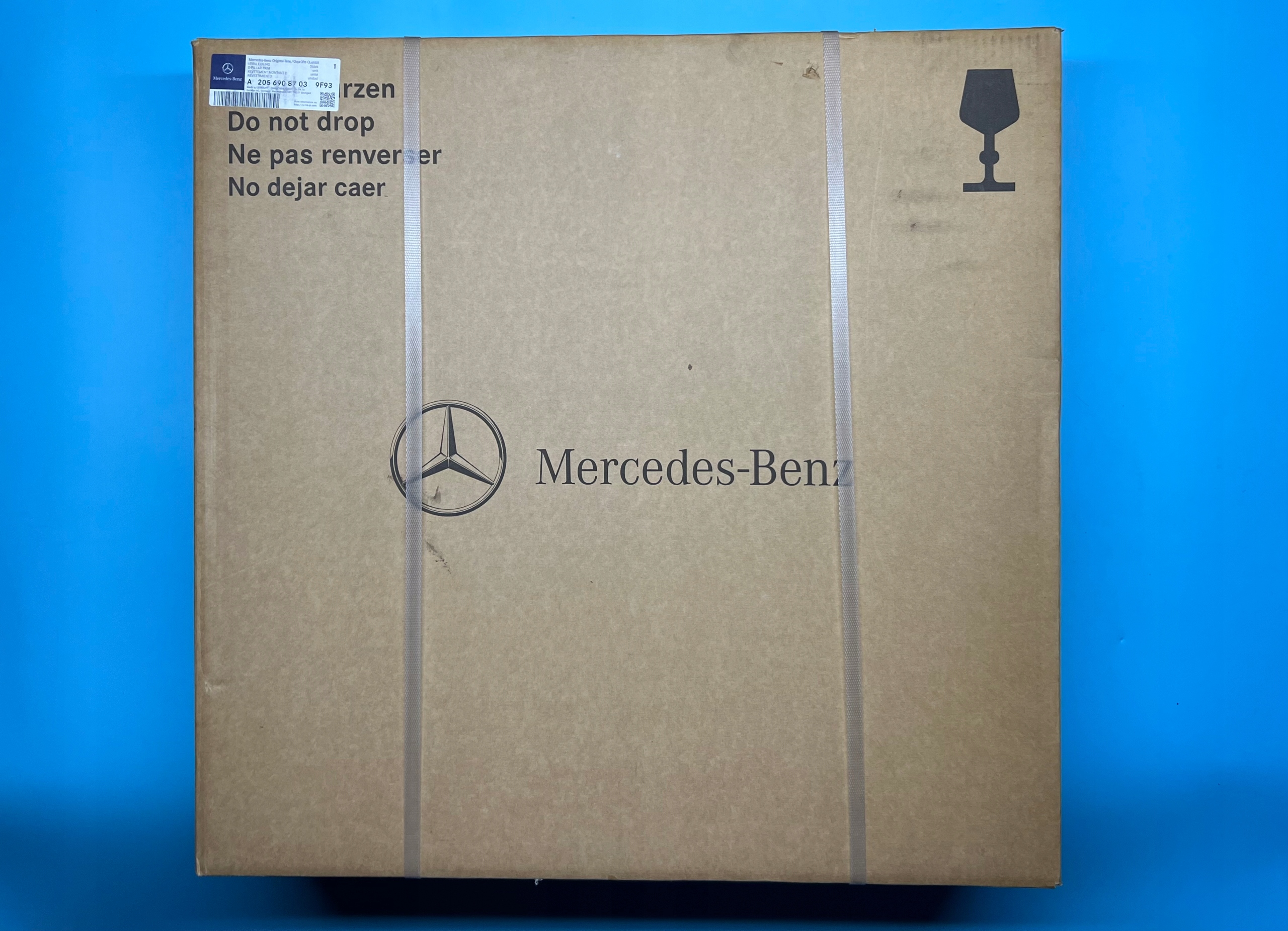 NOWA ORYGINALNA OSŁONA SŁUPKA LEWA TYLNA MERCEDES C-KLASA W205 A2056908703 Jakość części (zgodnie z GVO) O - oryginał z logo producenta pojazdu (OE)