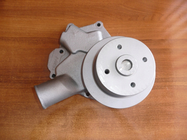 Водяной насос John Deere 975 1075 AR97712