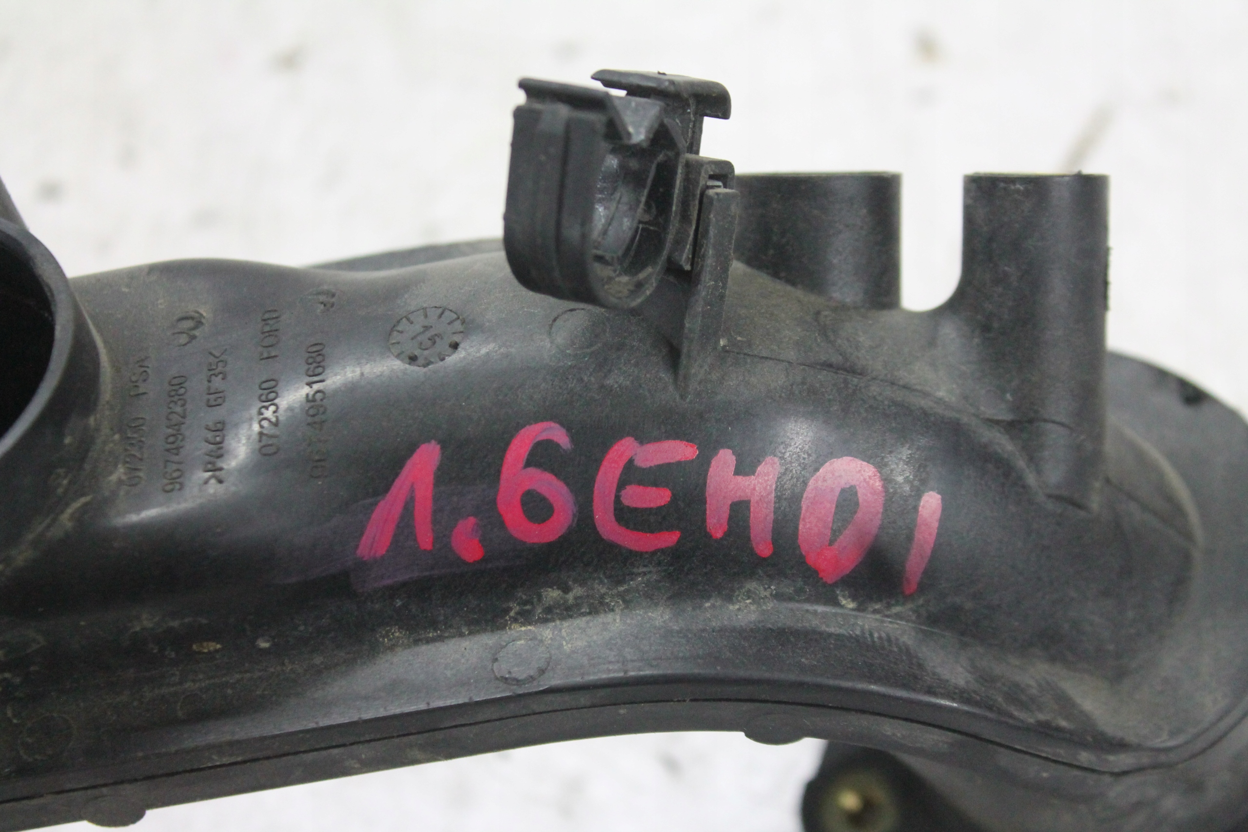pipe air hose 9674942380 208 and 1.6 EHDI 12