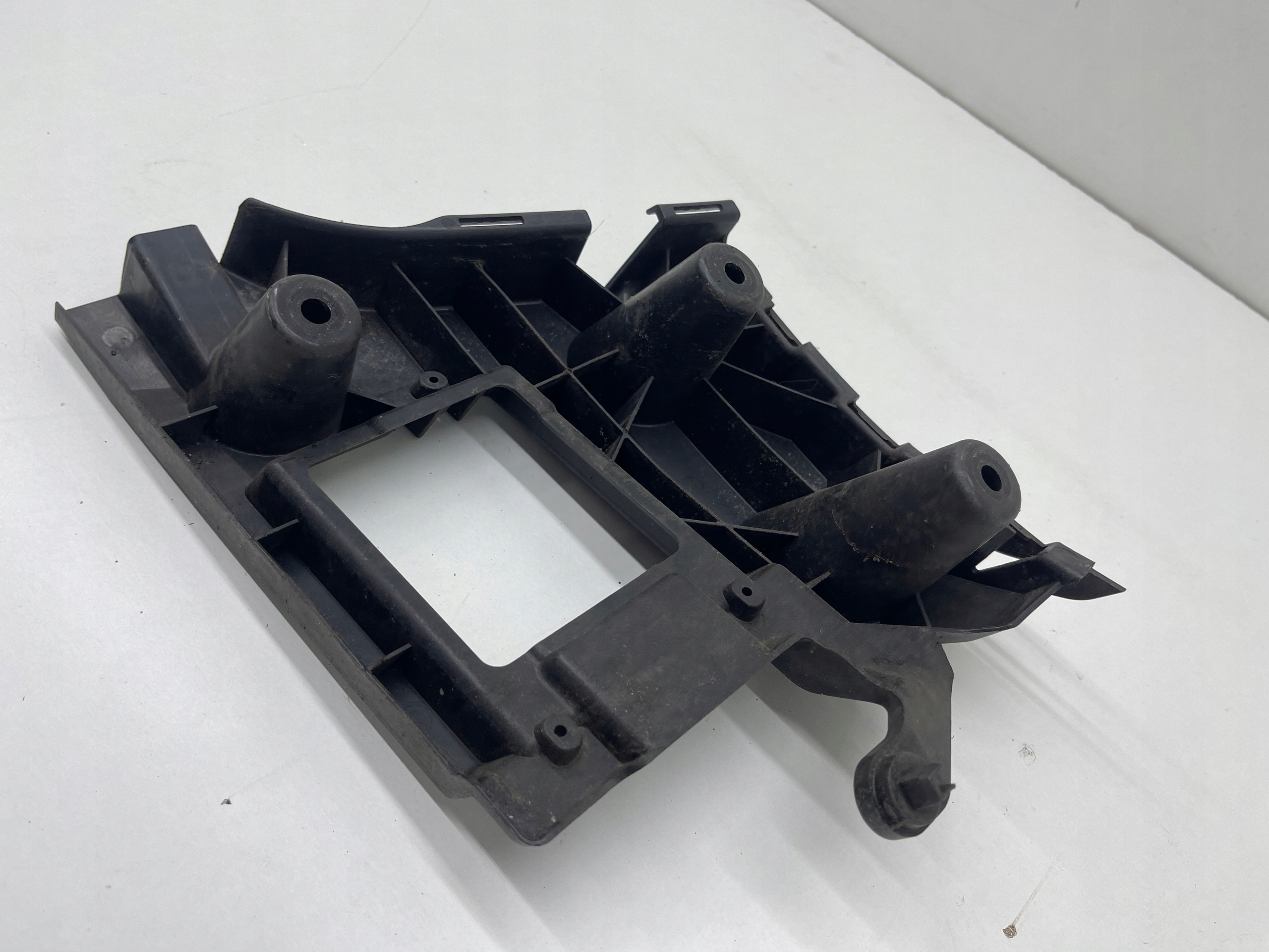AUDI A6 C7 Berline uchywt Support plaque Support prowadnica Pare choc Gauche Arrière