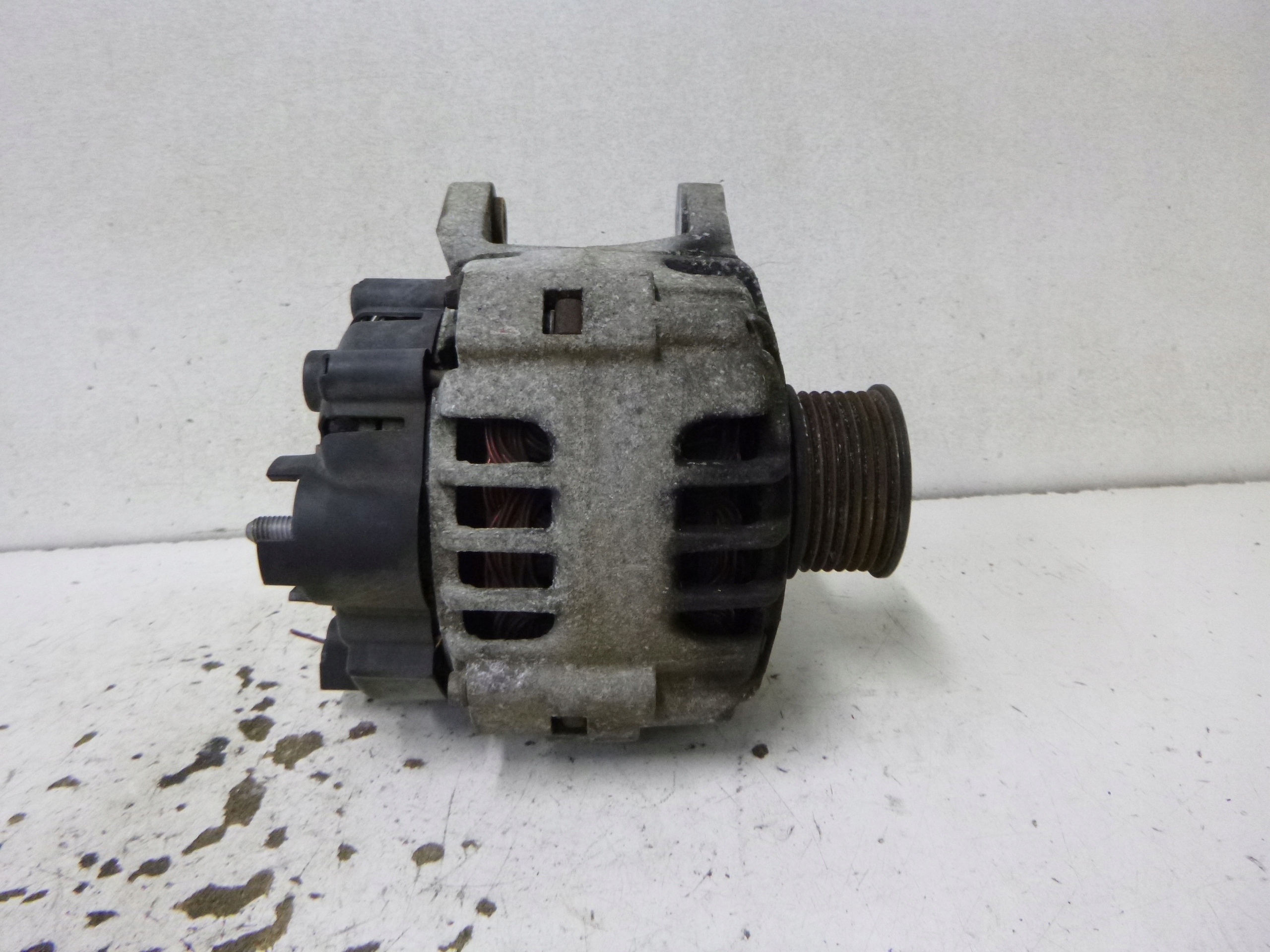 Alternator Renault Clio III 1.2 2005-2009 8200654541 TWINGO VALEO
