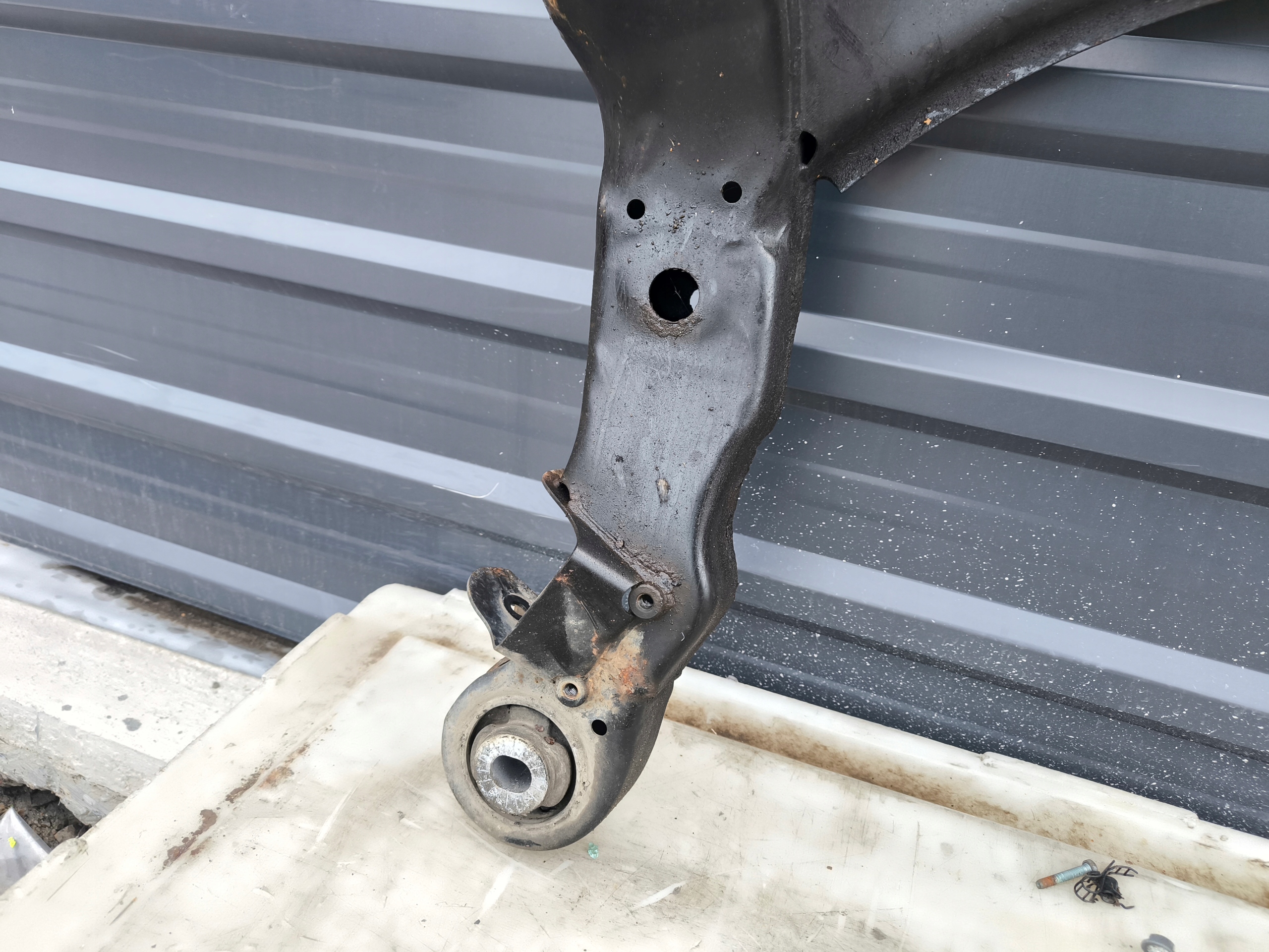 TRAWERS axle beam subframe front AUDI A6 C6 4F0399313L *3* original !!!