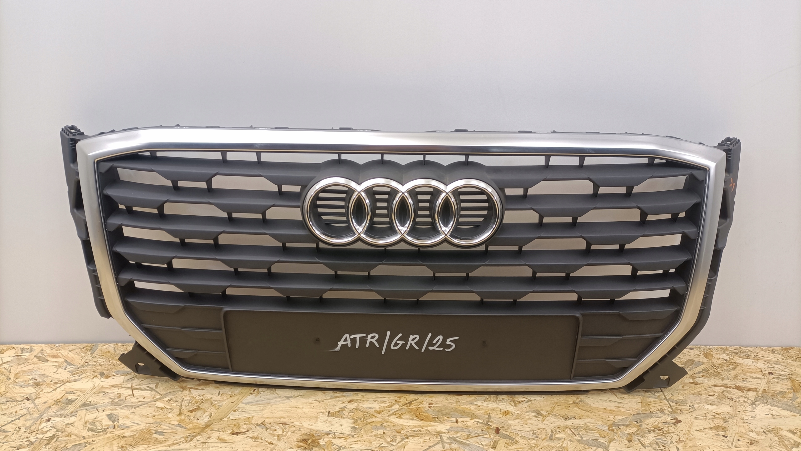 Audi Q2 Kühlergrill FRONTGRILL Kühlergitter 81A8536510G - Thumbnail 1