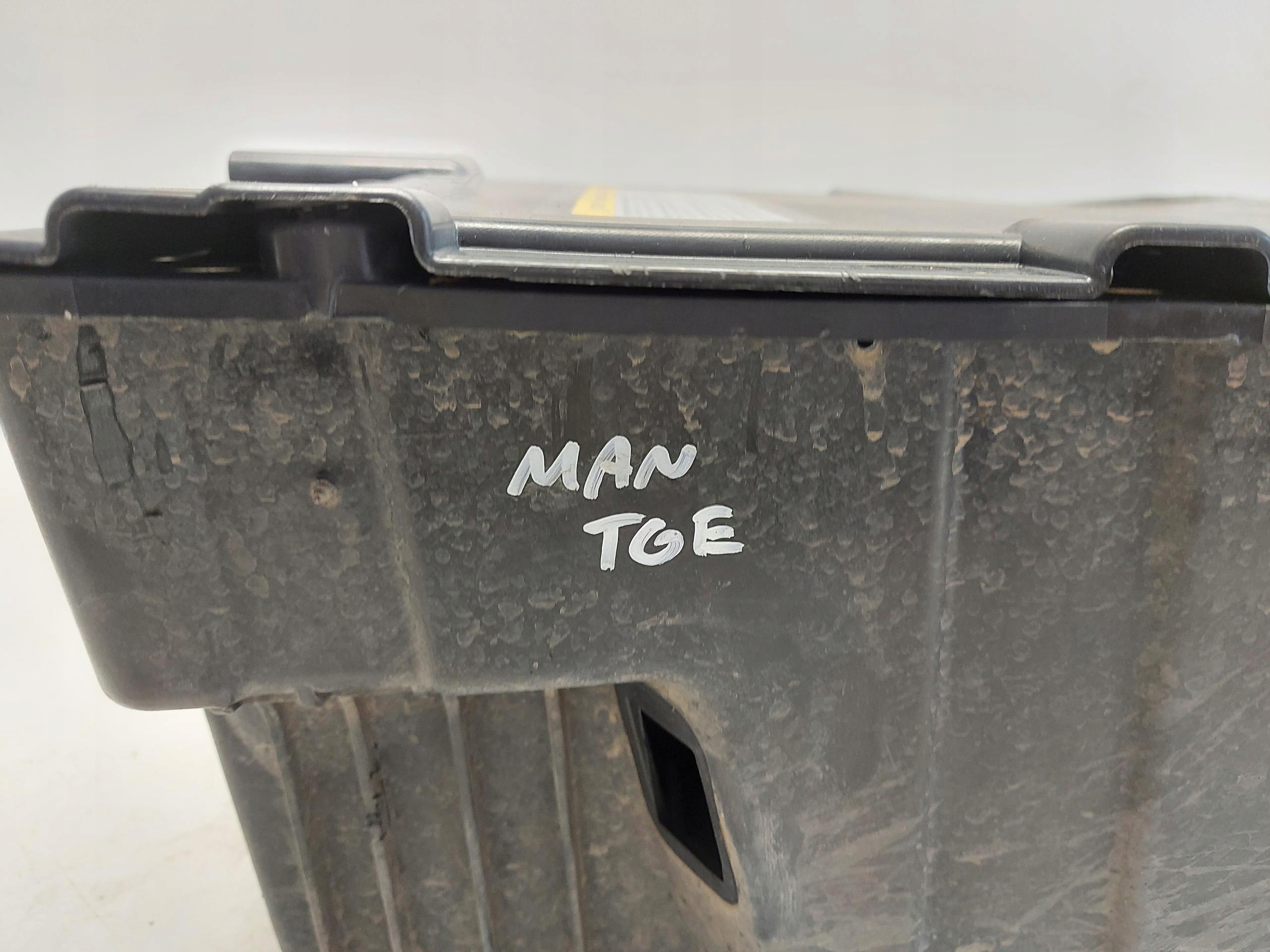 MAN TGE Crafter II obal akumulátoru 7C0801285