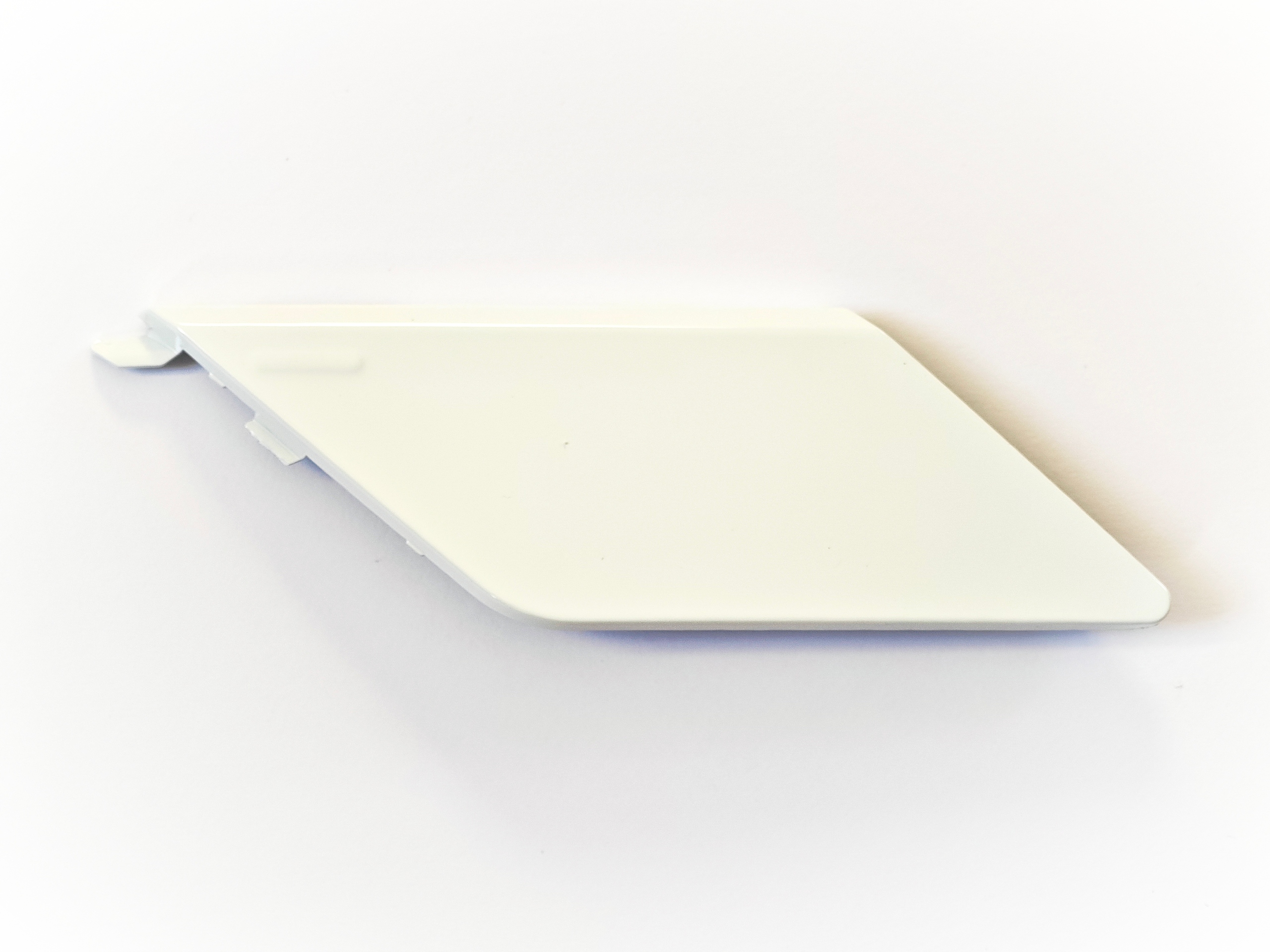 VOLVO XC60 II 2018 2019 20 21 22 23 ZAŚLEPKA HAK ZDERZAKA TYŁ TYLNA biała