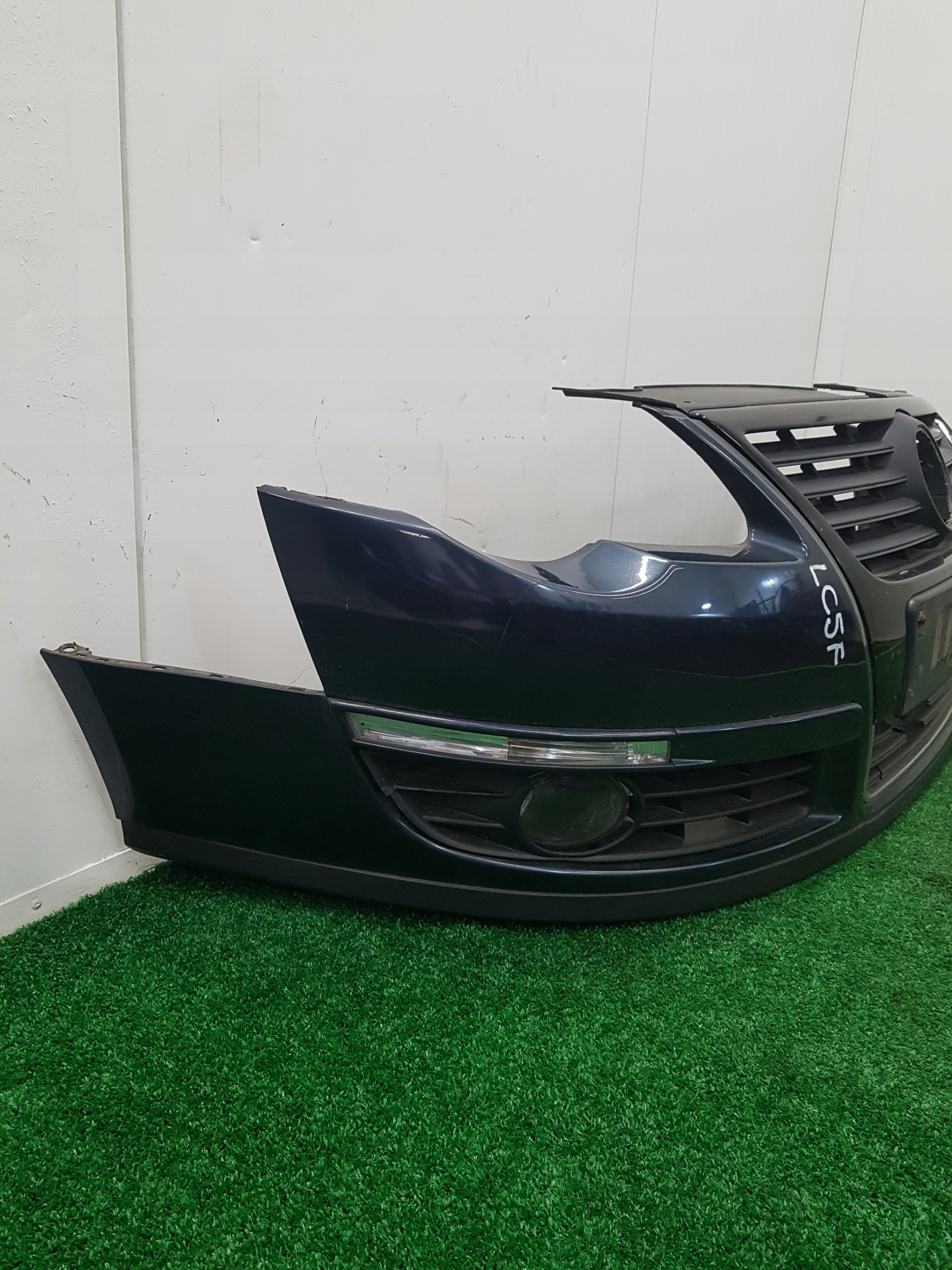 Stoßstange vorne vorne VOLKSWAGEN PASSAT B6 CODE : LC5F